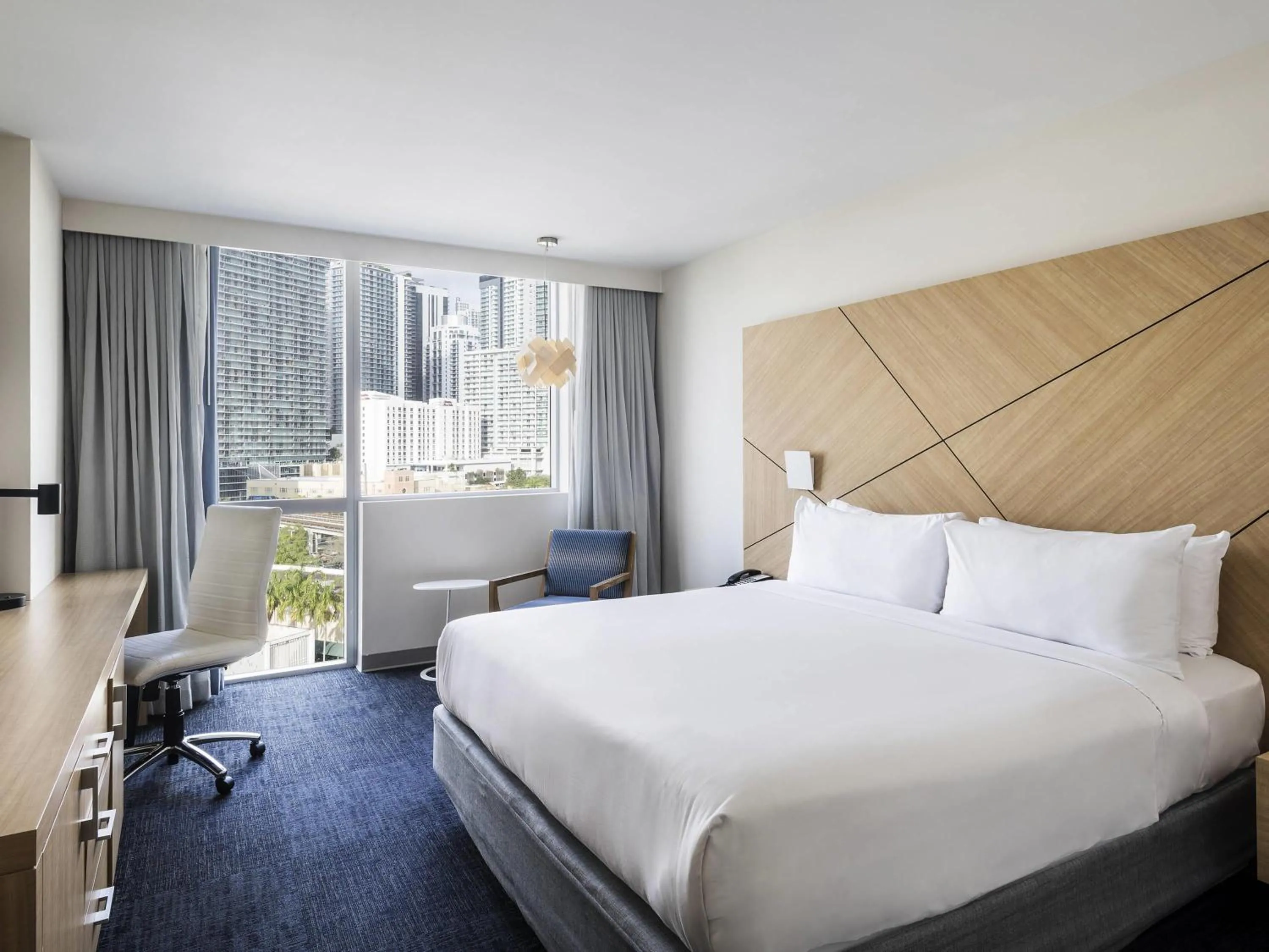 Superior King Room with City and Park View in Novotel Miami Brickell