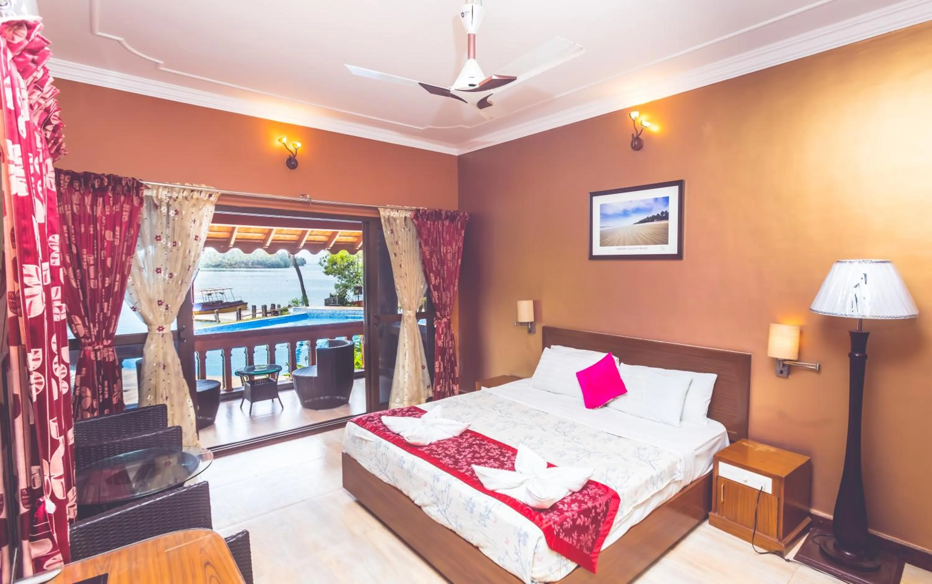 King Room with Balcony in Paradise Lagoon