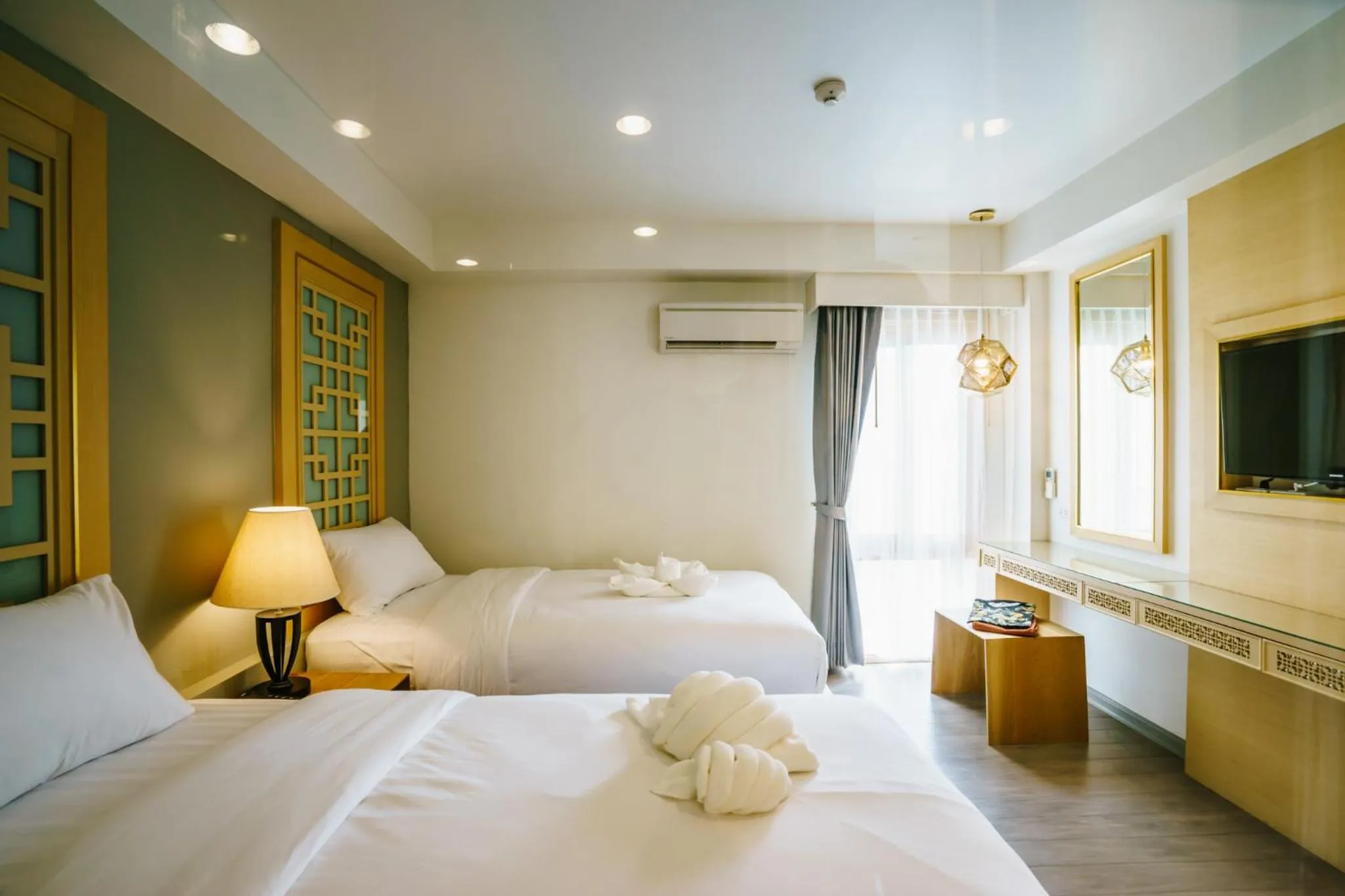 Superior Twin Room in Moon Dragon Hotel