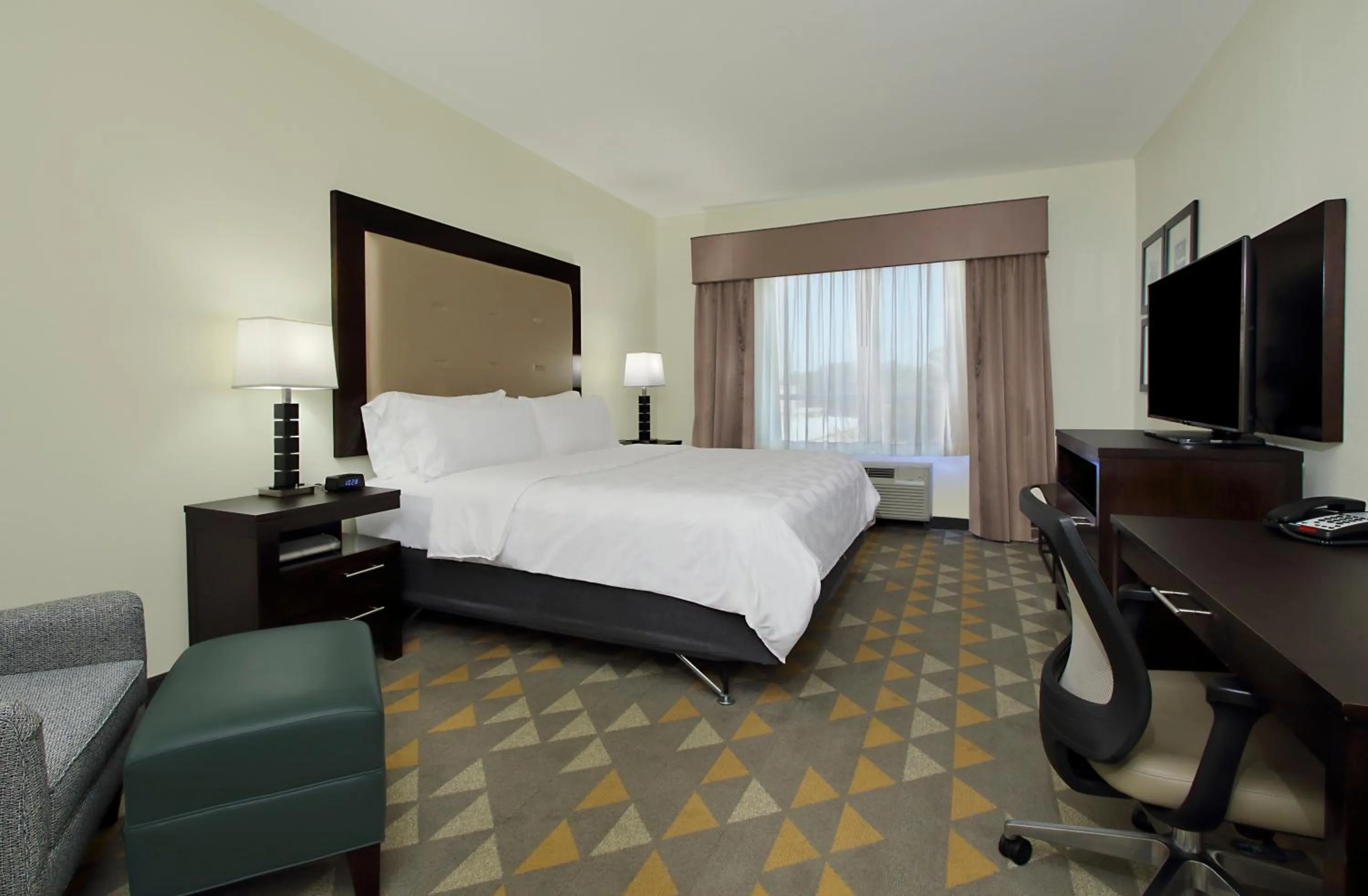 Standard King Room in Holiday Inn Hammond by IHG