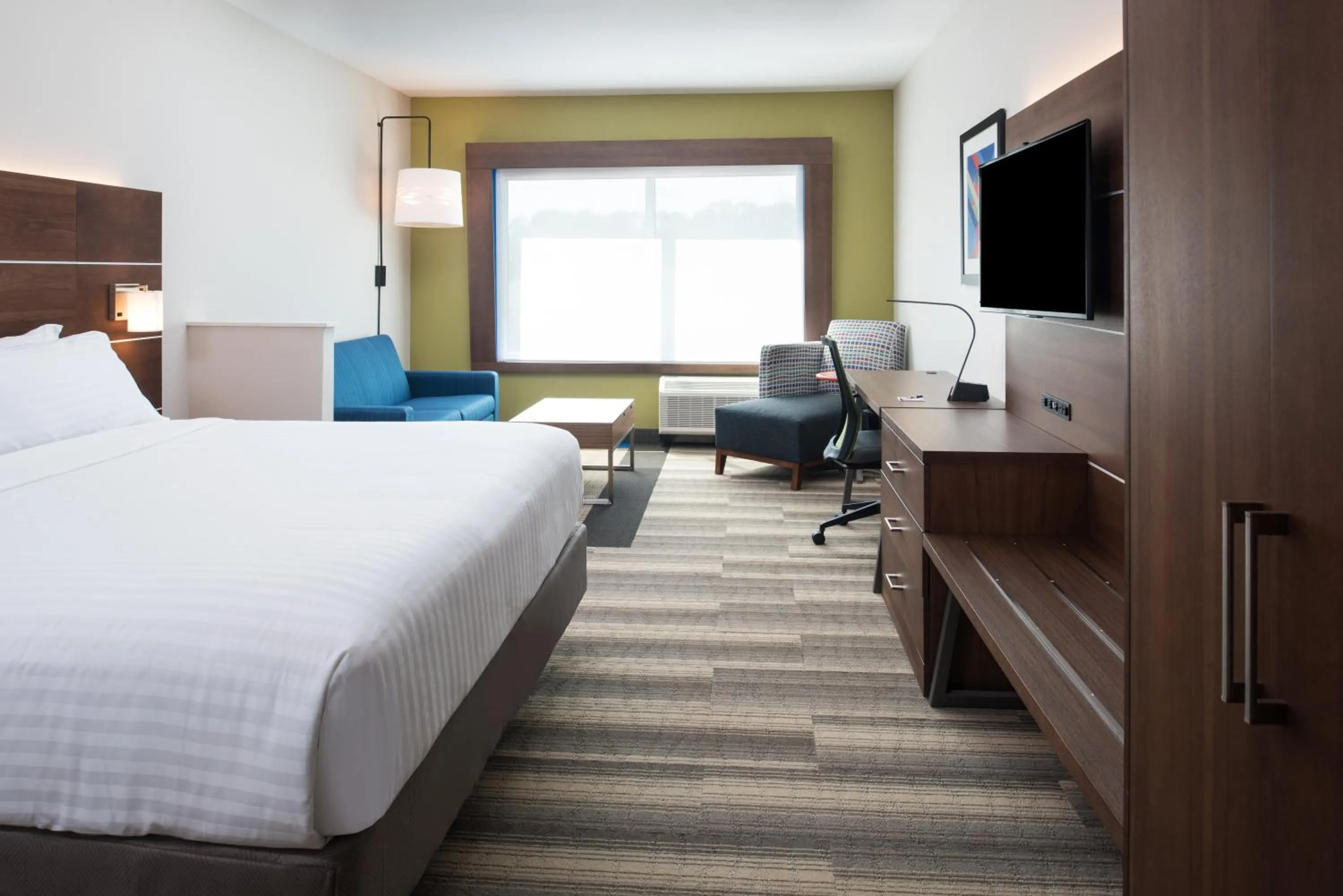 King Suite in Holiday Inn Express & Suites Ruston by IHG