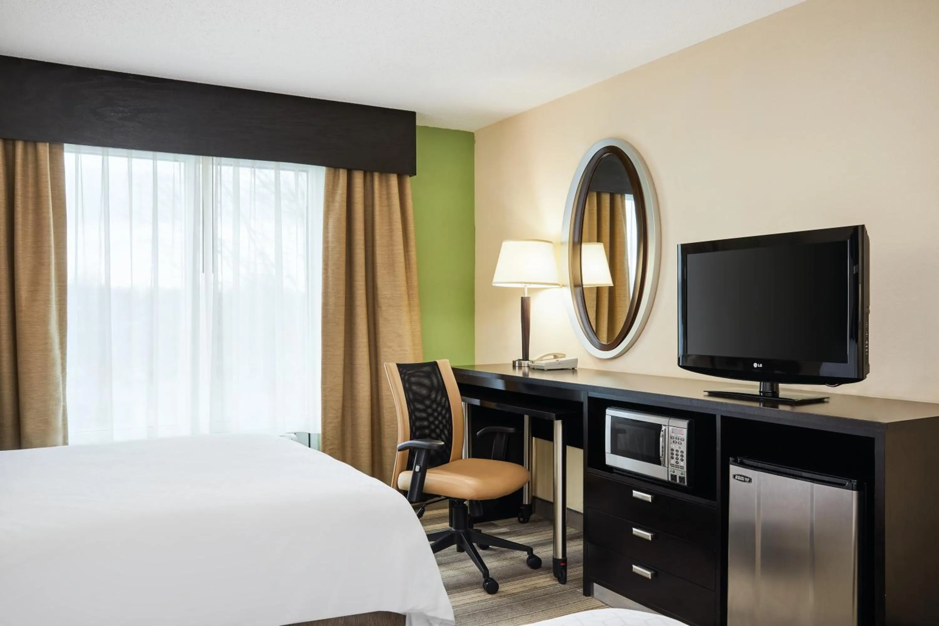 Standard Room with Two Queen Beds in Holiday Inn Express & Suites I-26 & Us 29 At Westgate Mall by IHG