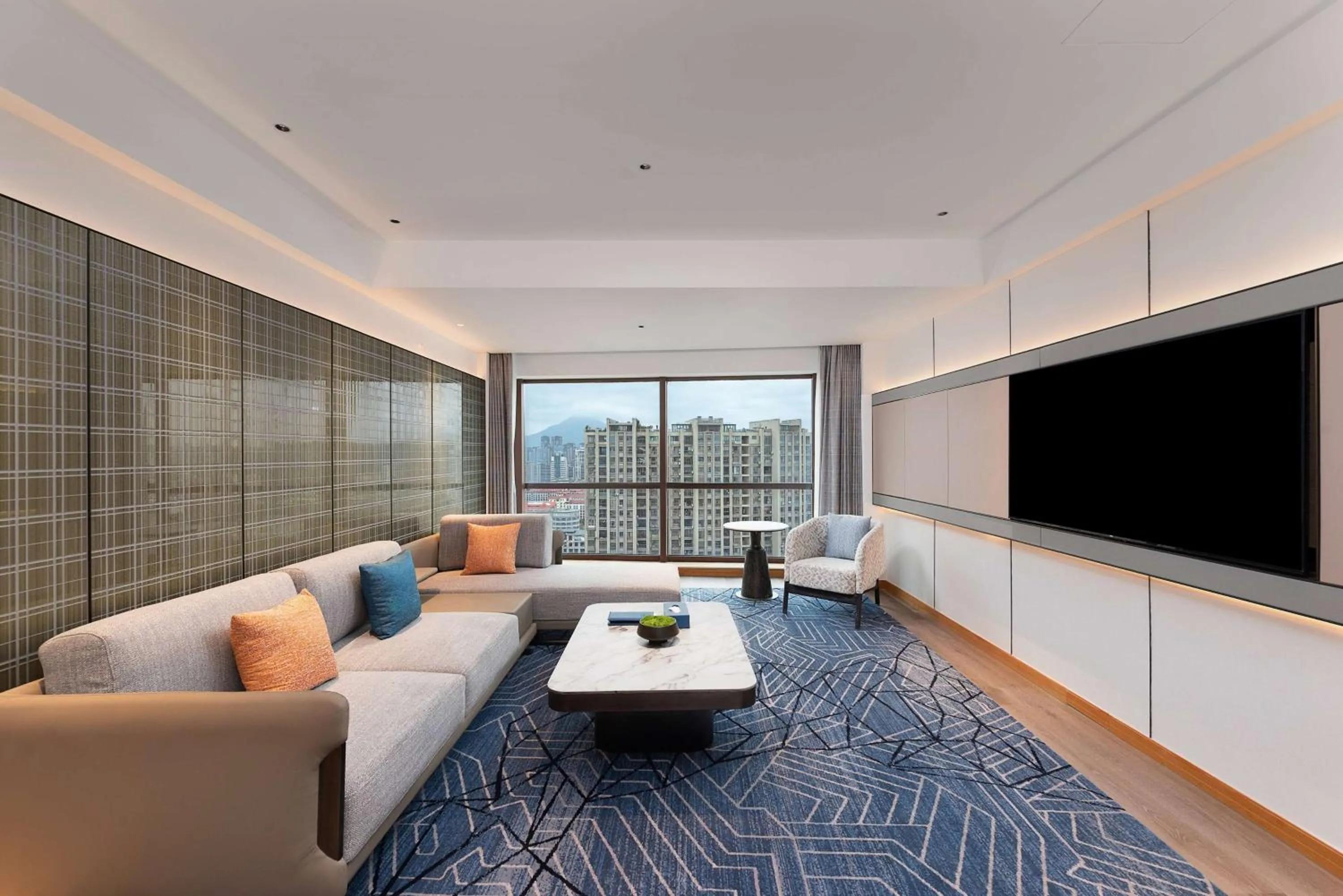 King Executive Suite with Garden View in Wyndham Putian Downtown