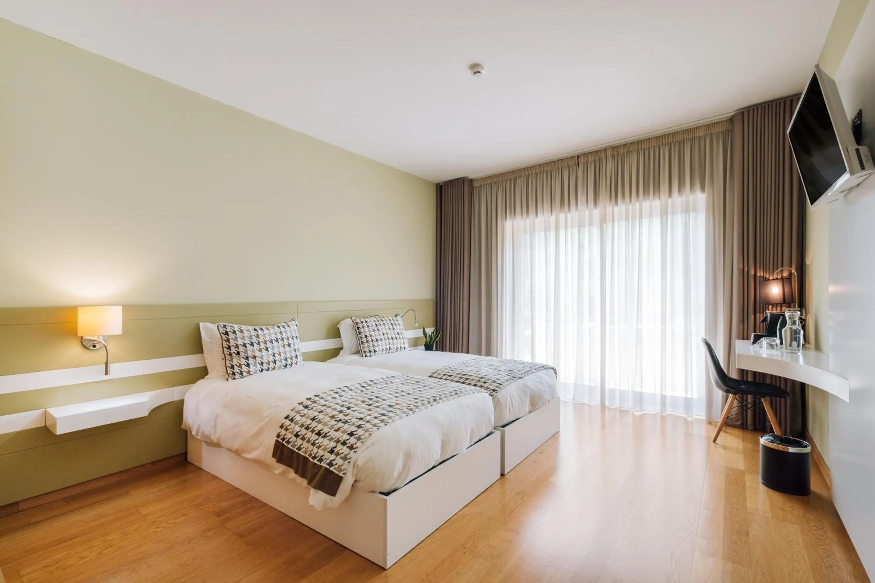 Deluxe Balcony - Disability Access in Alva Valley Hotel