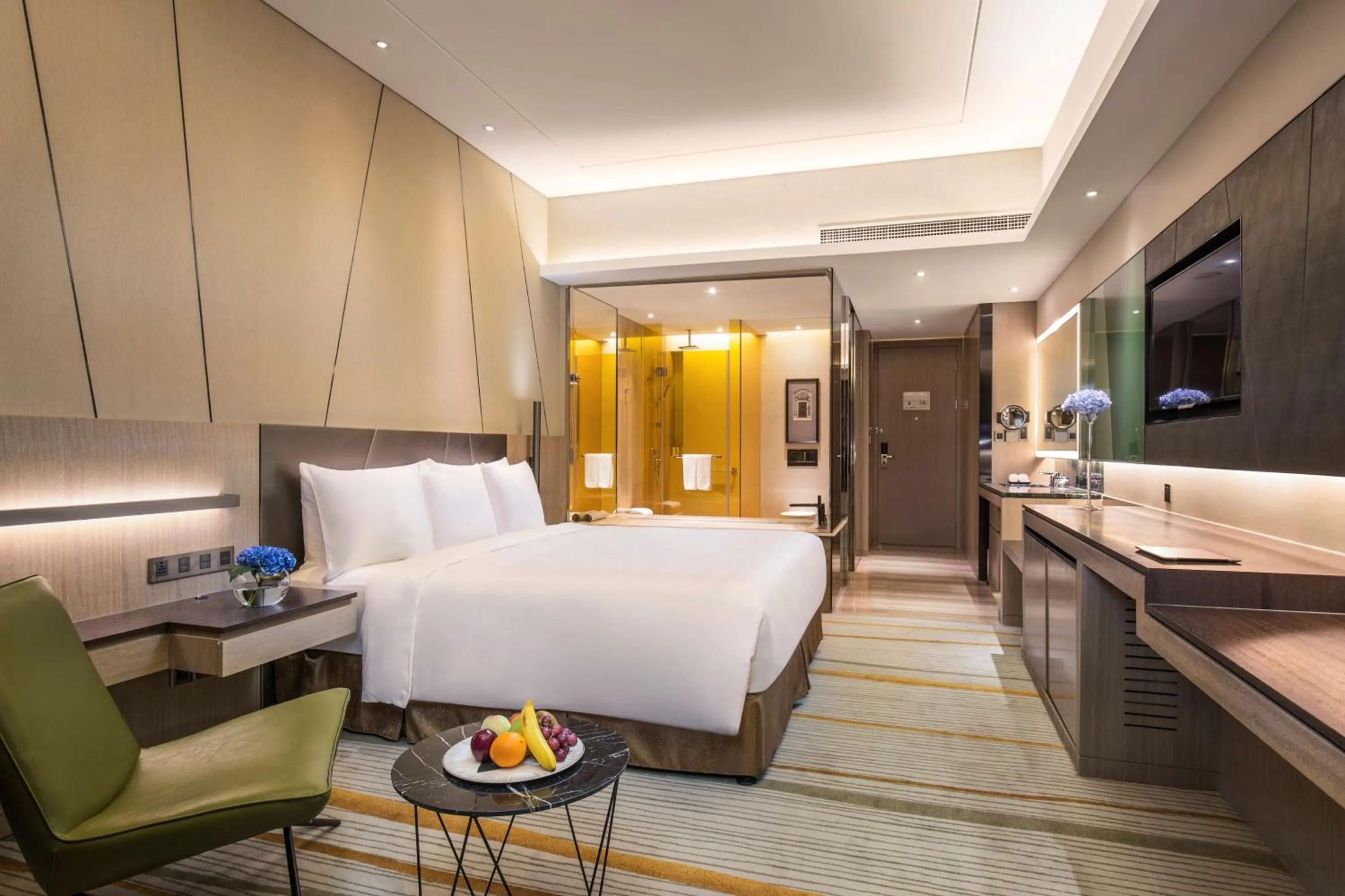 Superior Double Room in Radisson Blu Shanghai Pudong Jinqiao