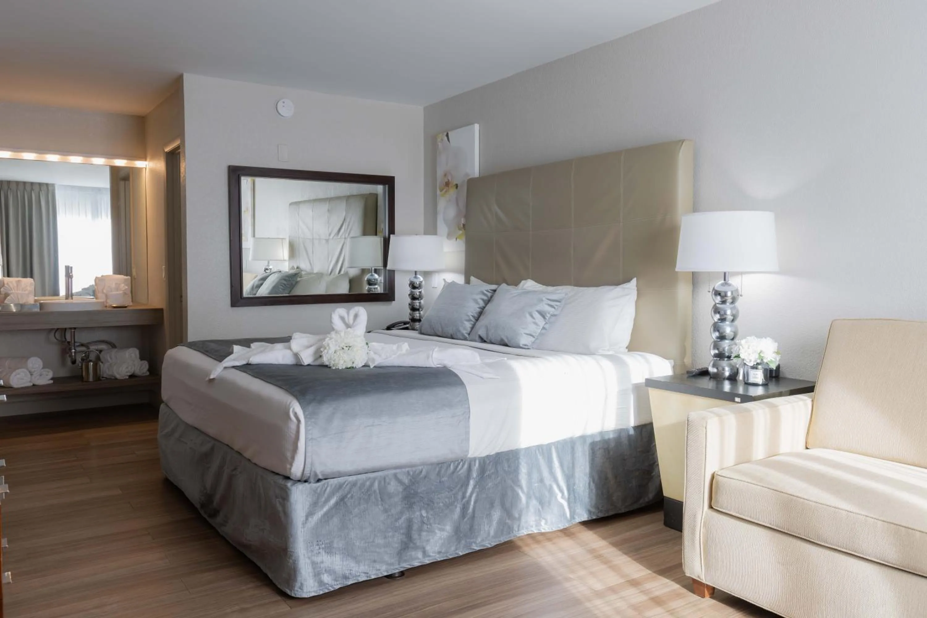 Elite Room Handicap King Room in Magic Moment Resort & Kids Club, Dazzler Select by Wyndham