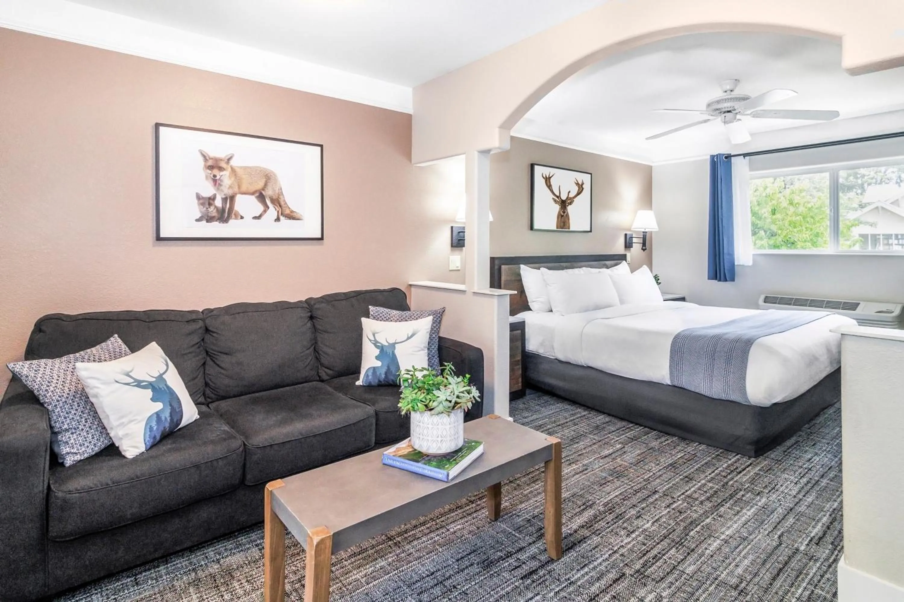 King Suite - Non-Smoking in Inn At Mount Shasta