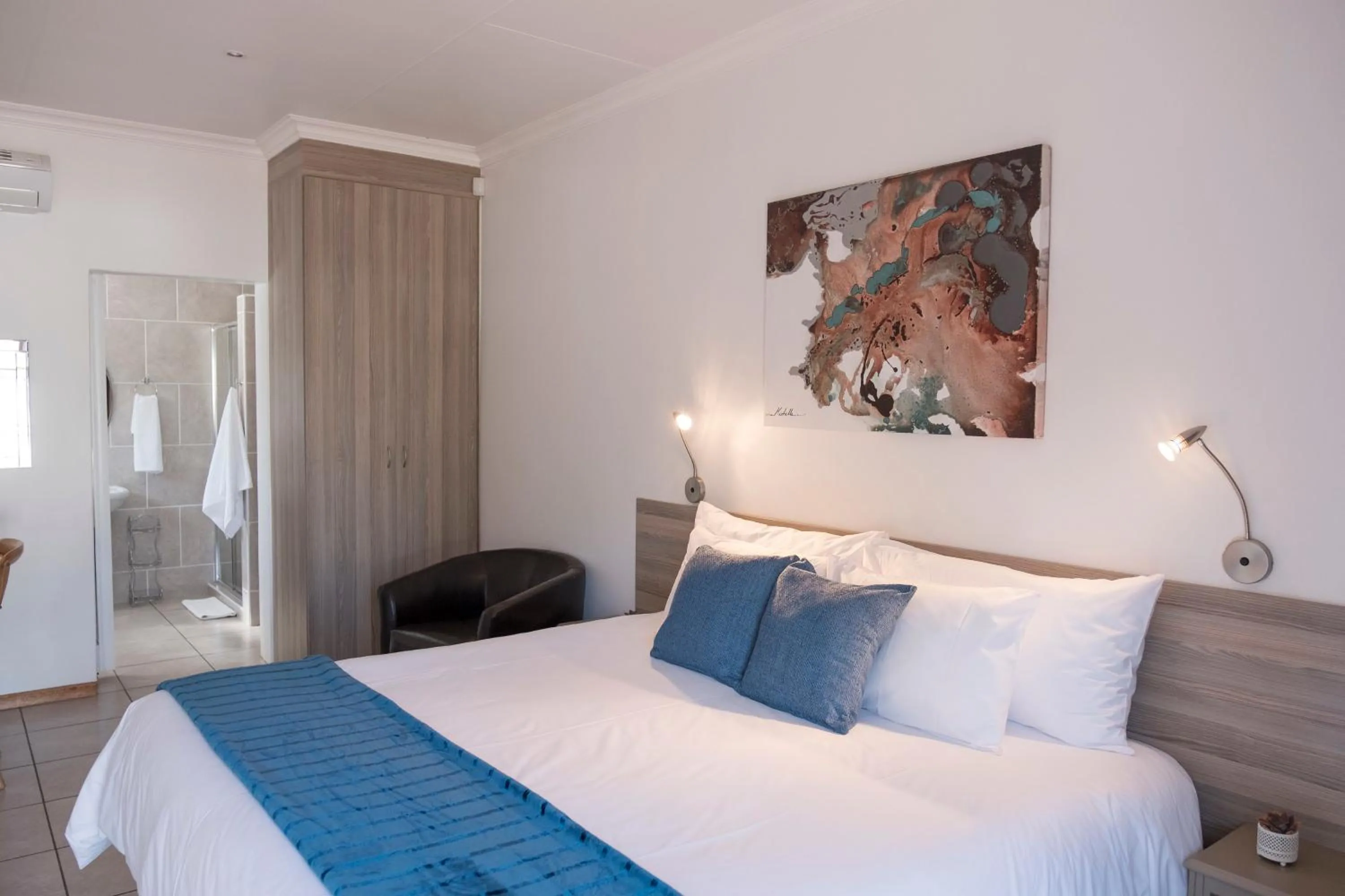  Double Room - single occupancy in President Lodge