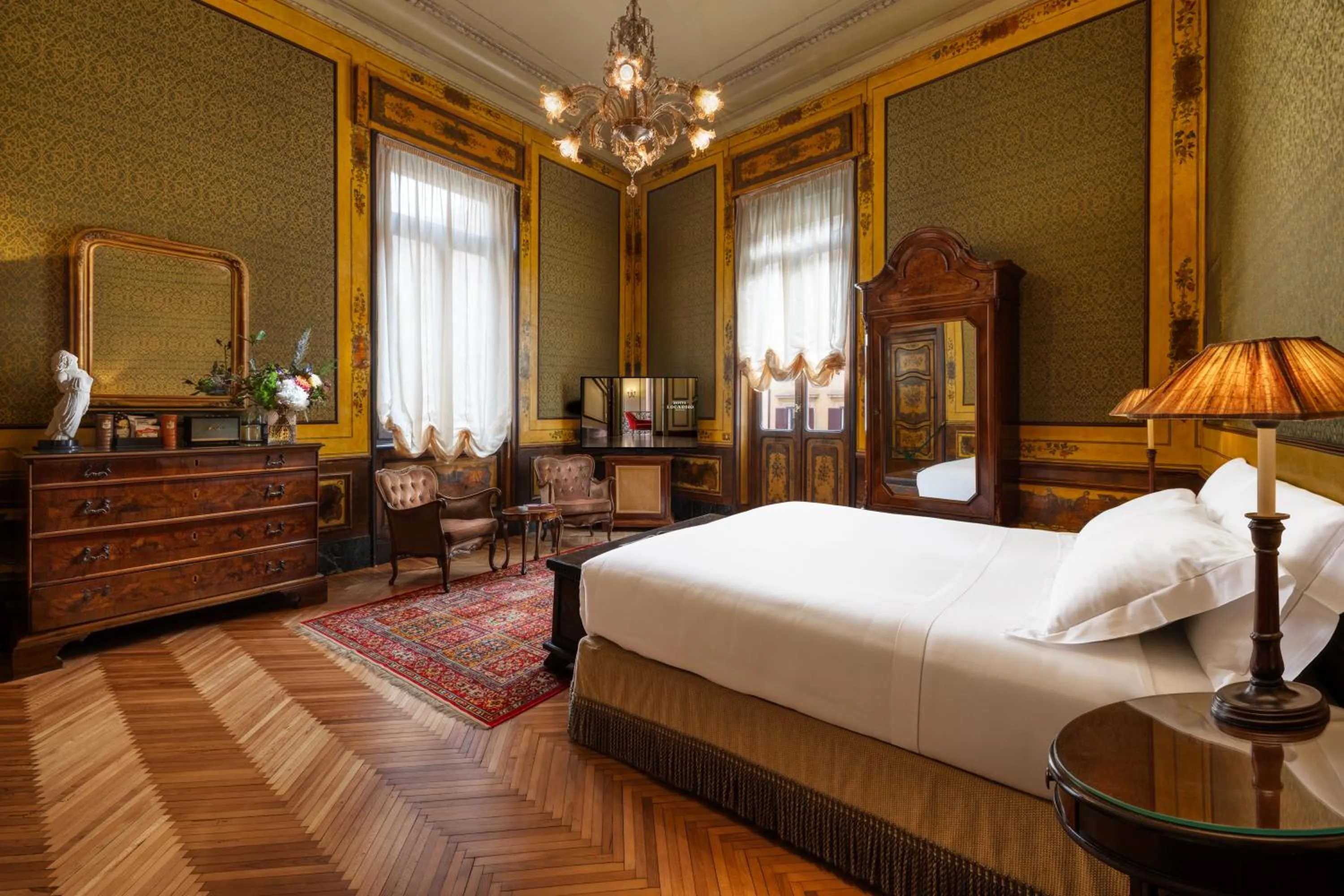 Prestige Deluxe Room with Balcony Matilde Di Canossa in Hotel Locarno