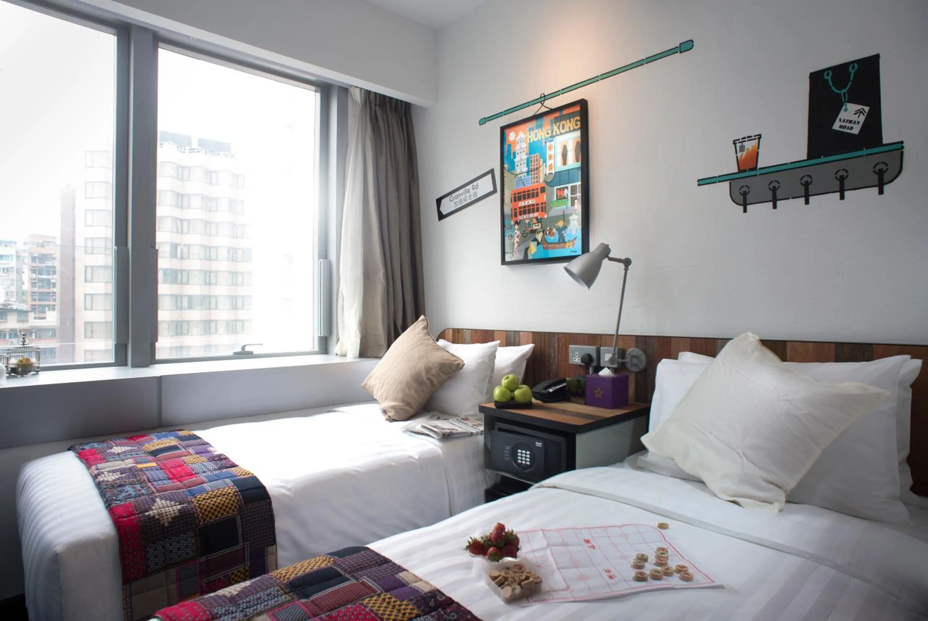 Urban Twin Room in attitude on granville