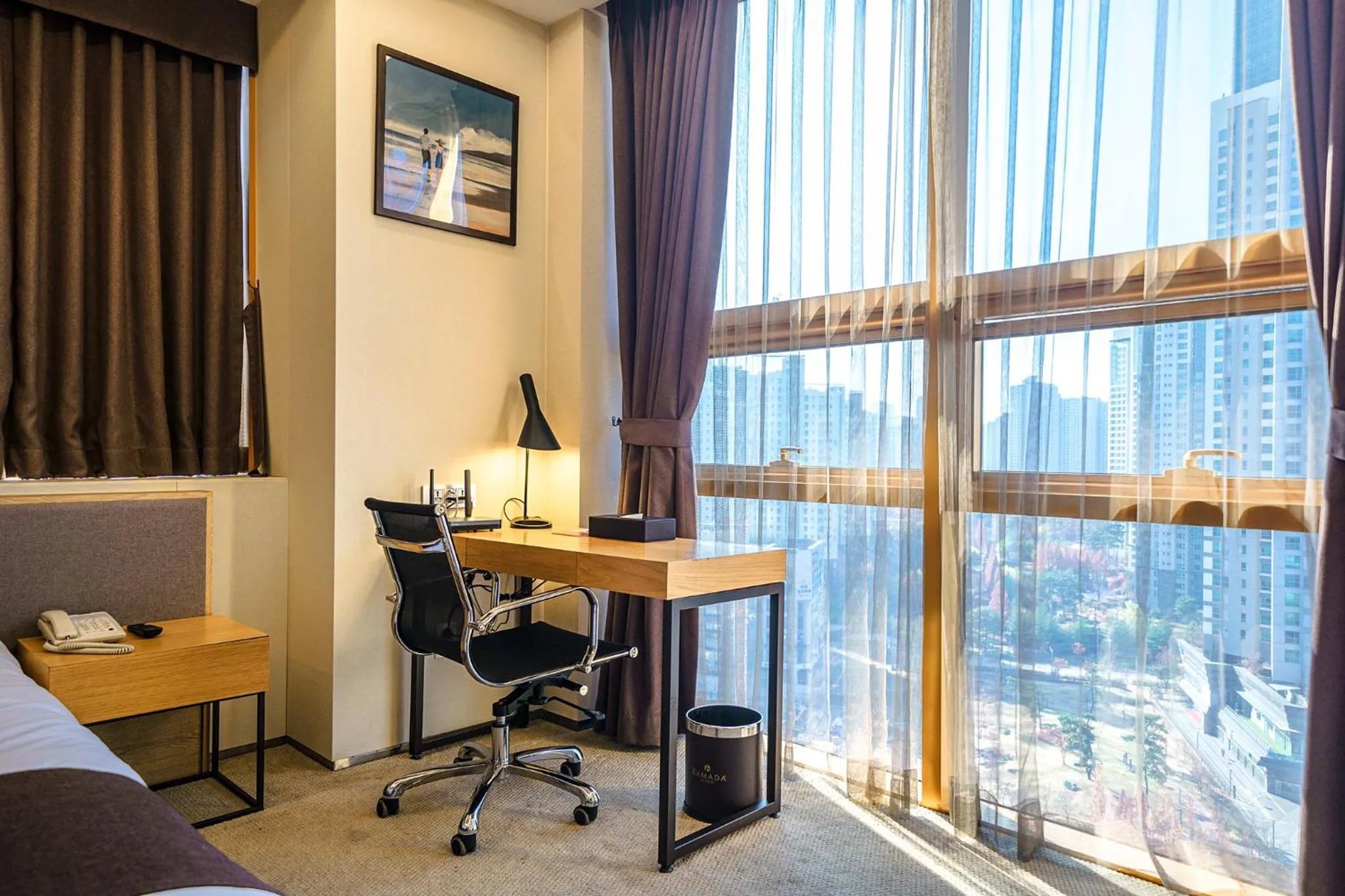 Premier Double Room with Harbor View in Gloucester Hotel Incheon