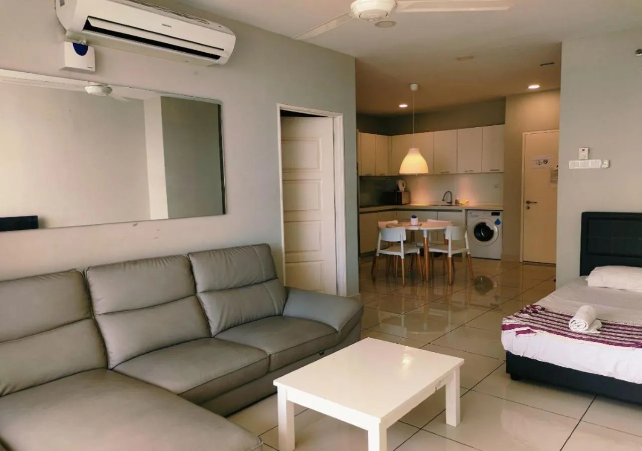 Apartment with Sea View in Merlene Suites at Mansion One Formerly know as Mansion One Suites