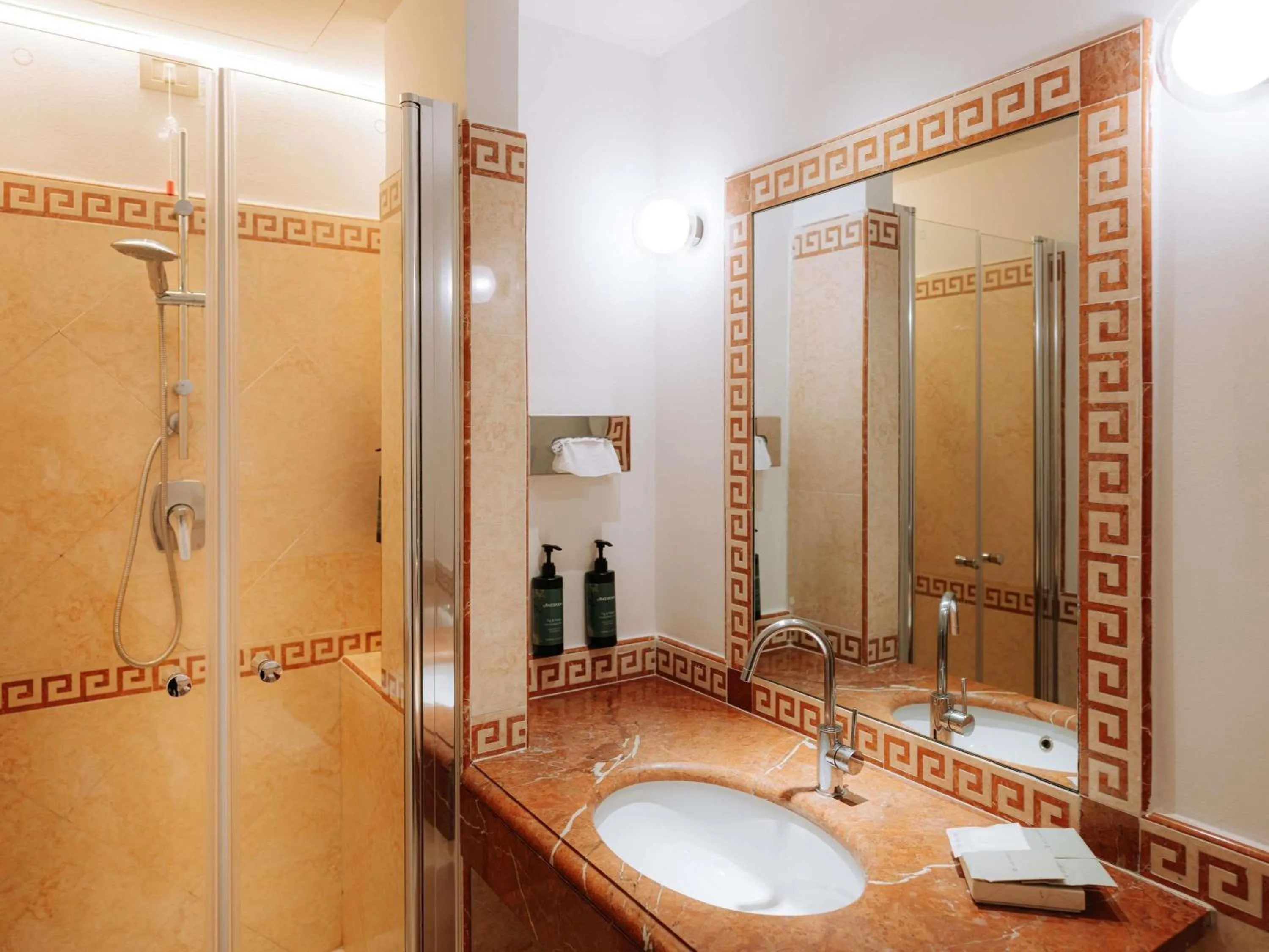 Classic Double or Single Room - single occupancy in Mövenpick Hotel Bari