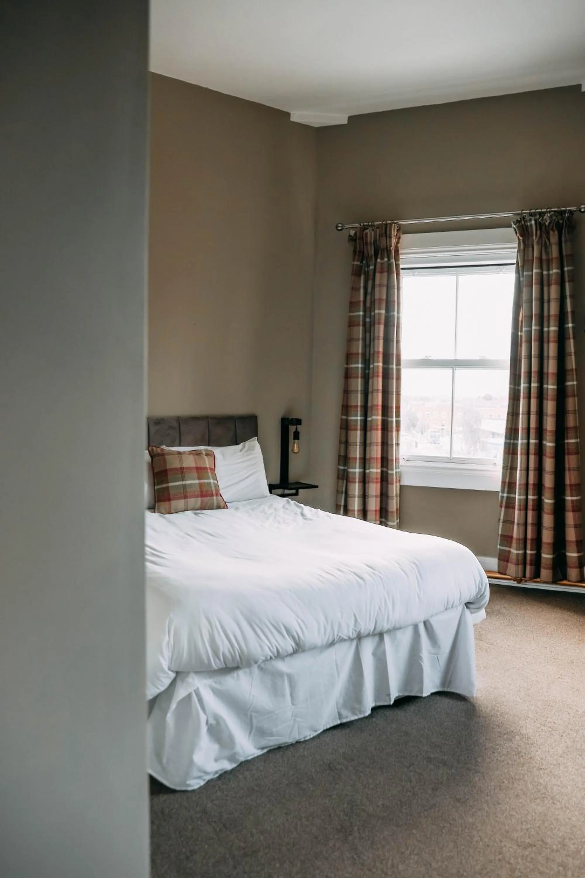 Deluxe Double Room with Shower in Station Hotel