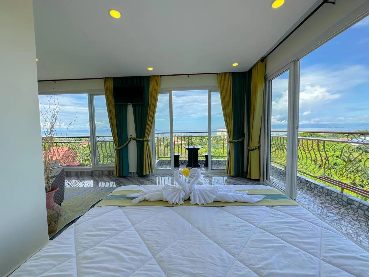 Superior Queen Room in Summer Resort