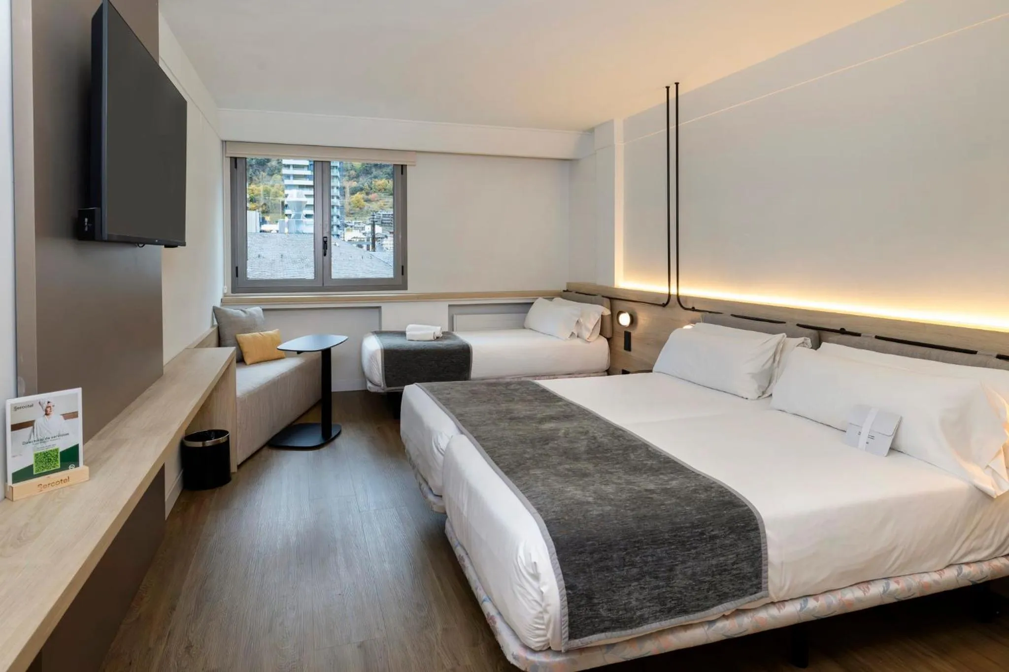 Triple Room in Sercotel Delfos Andorra
