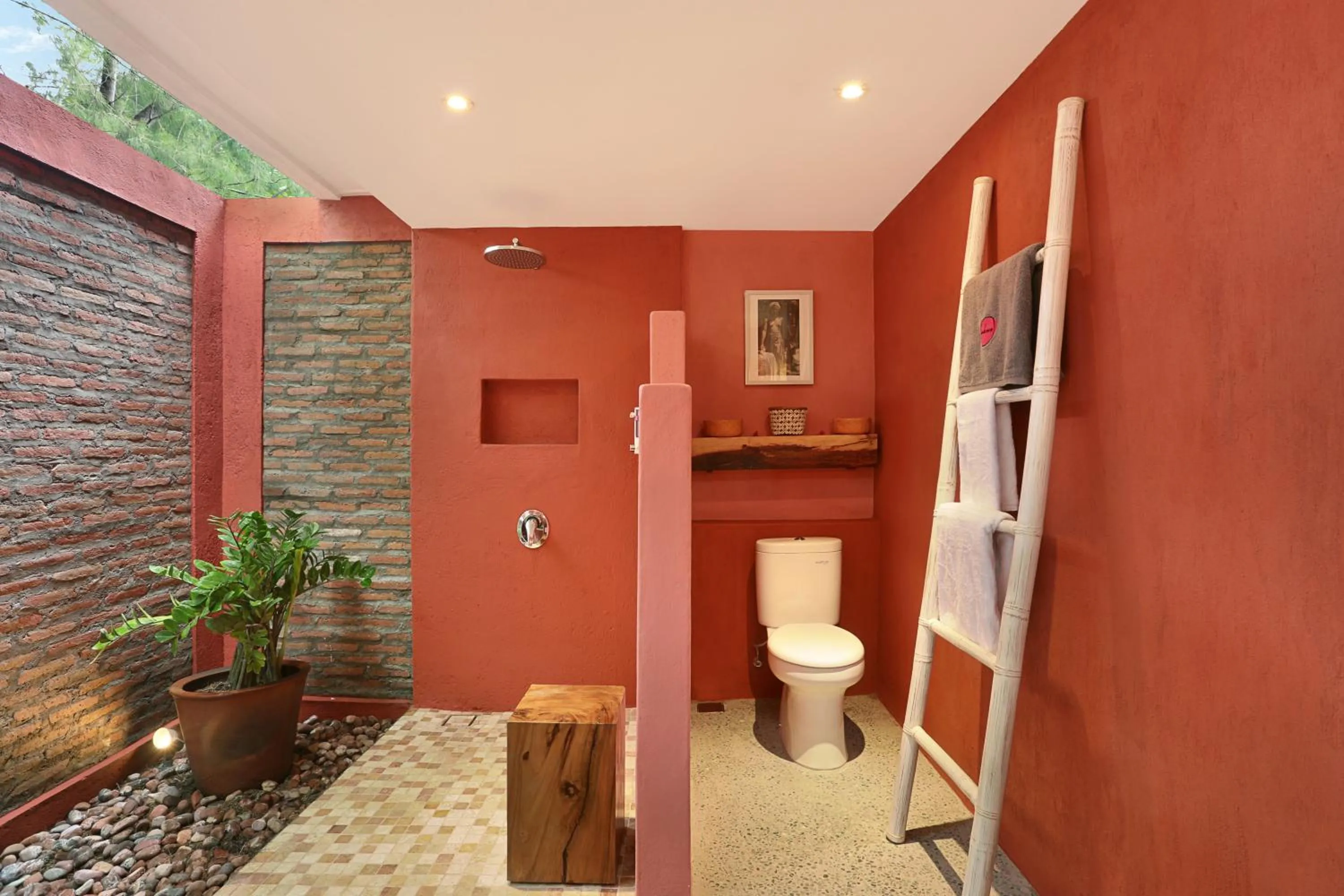 Grande Room in PinkCoco Gili Trawangan - Constant Surprises - for Cool Adults Only