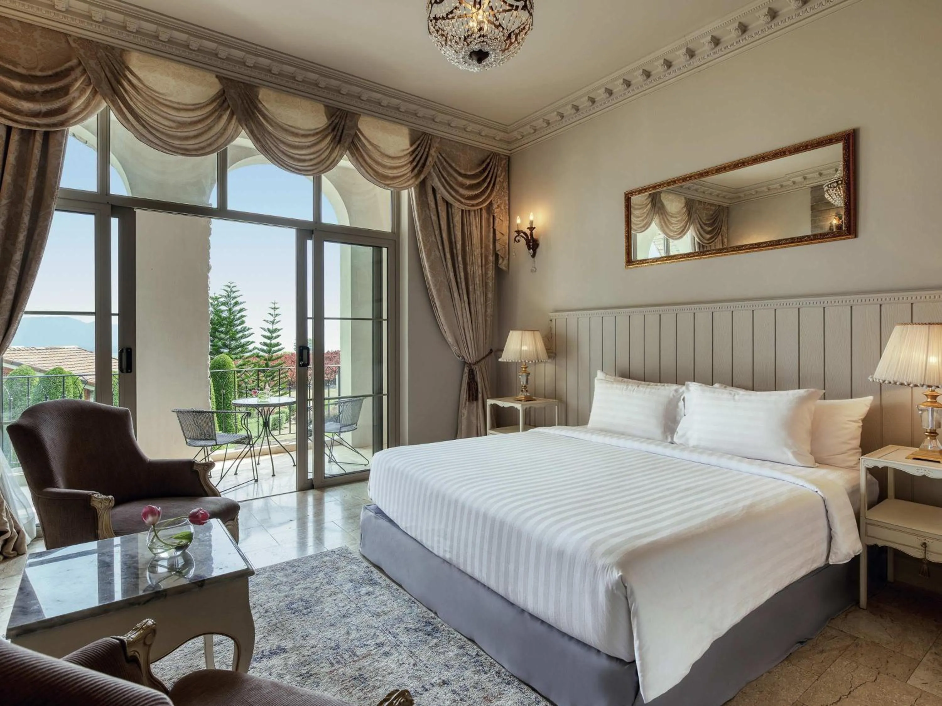 Deluxe King Room in Mövenpick Resort Khao Yai