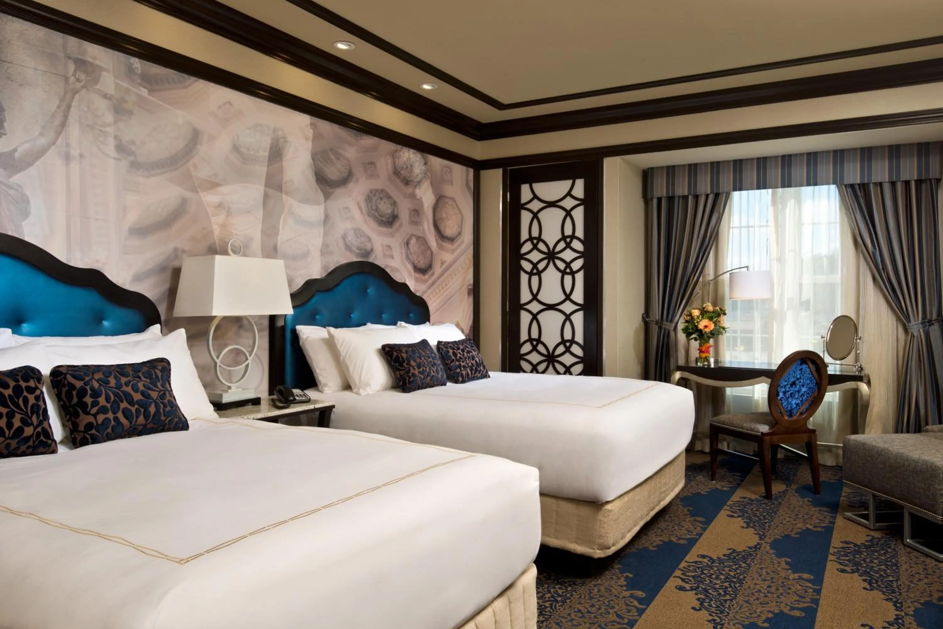 Queen Room with Two Queen Beds in Saratoga Casino Hotel