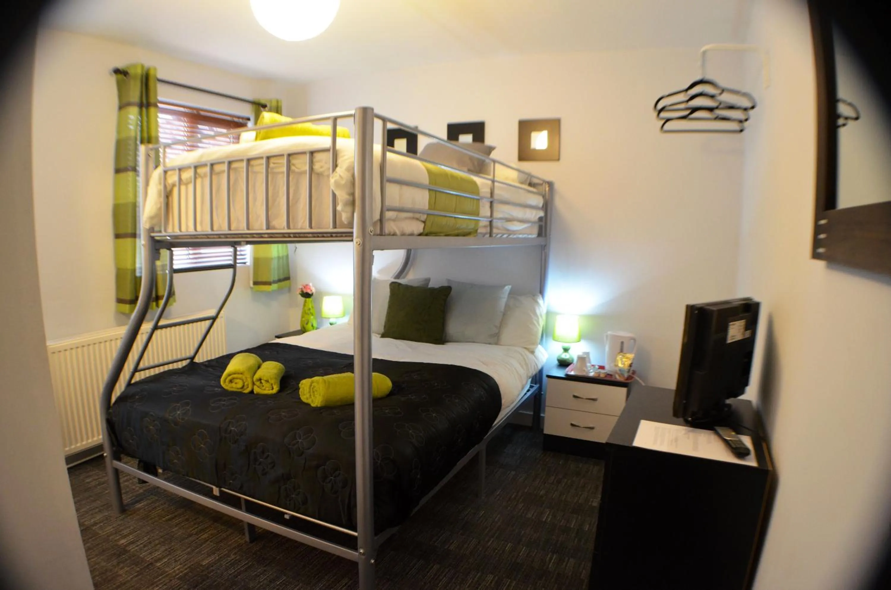 Triple Room with Private Bathroom in Birchfields Guest House