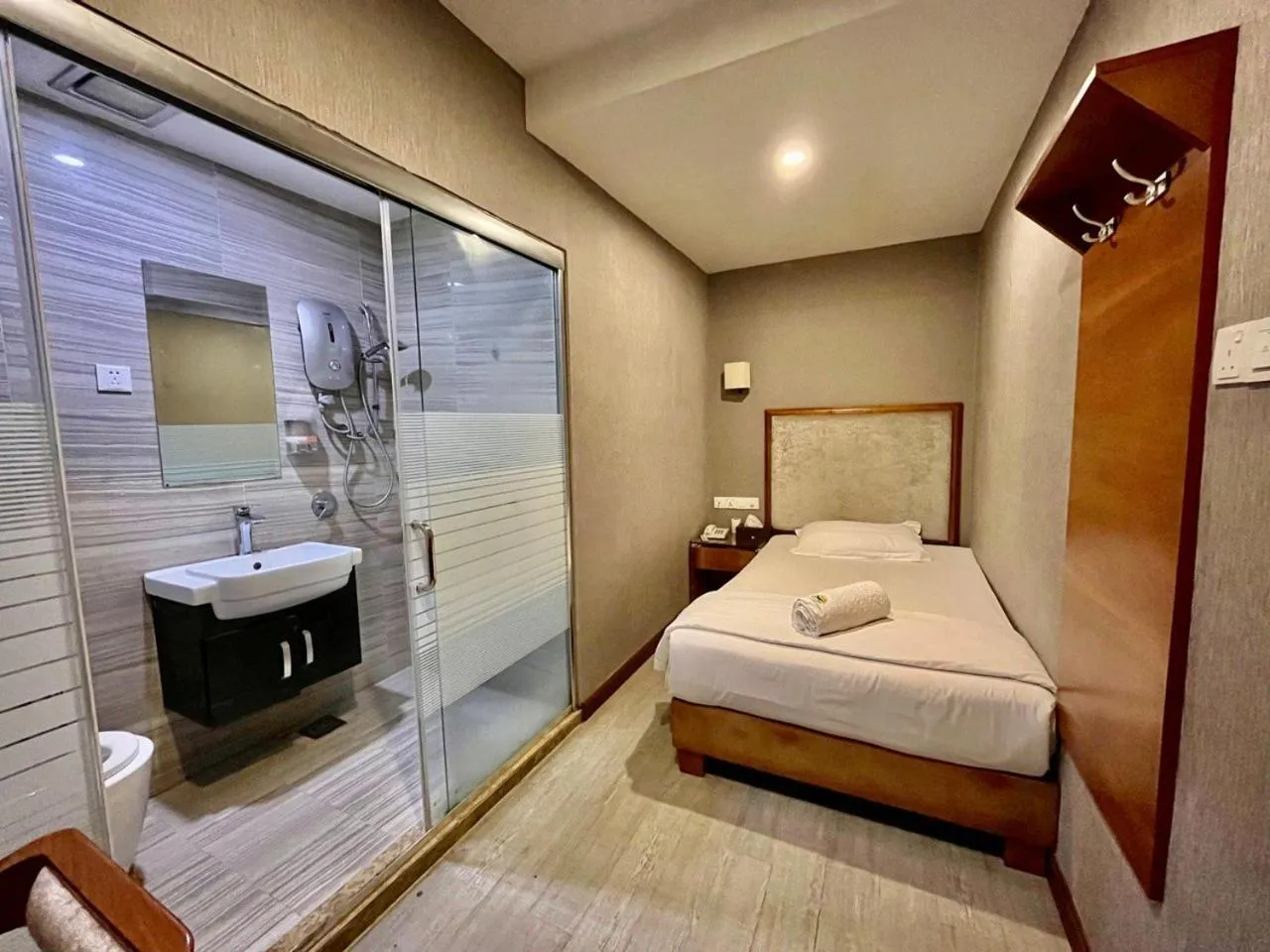 Single Room in Fan Holiday Hotel