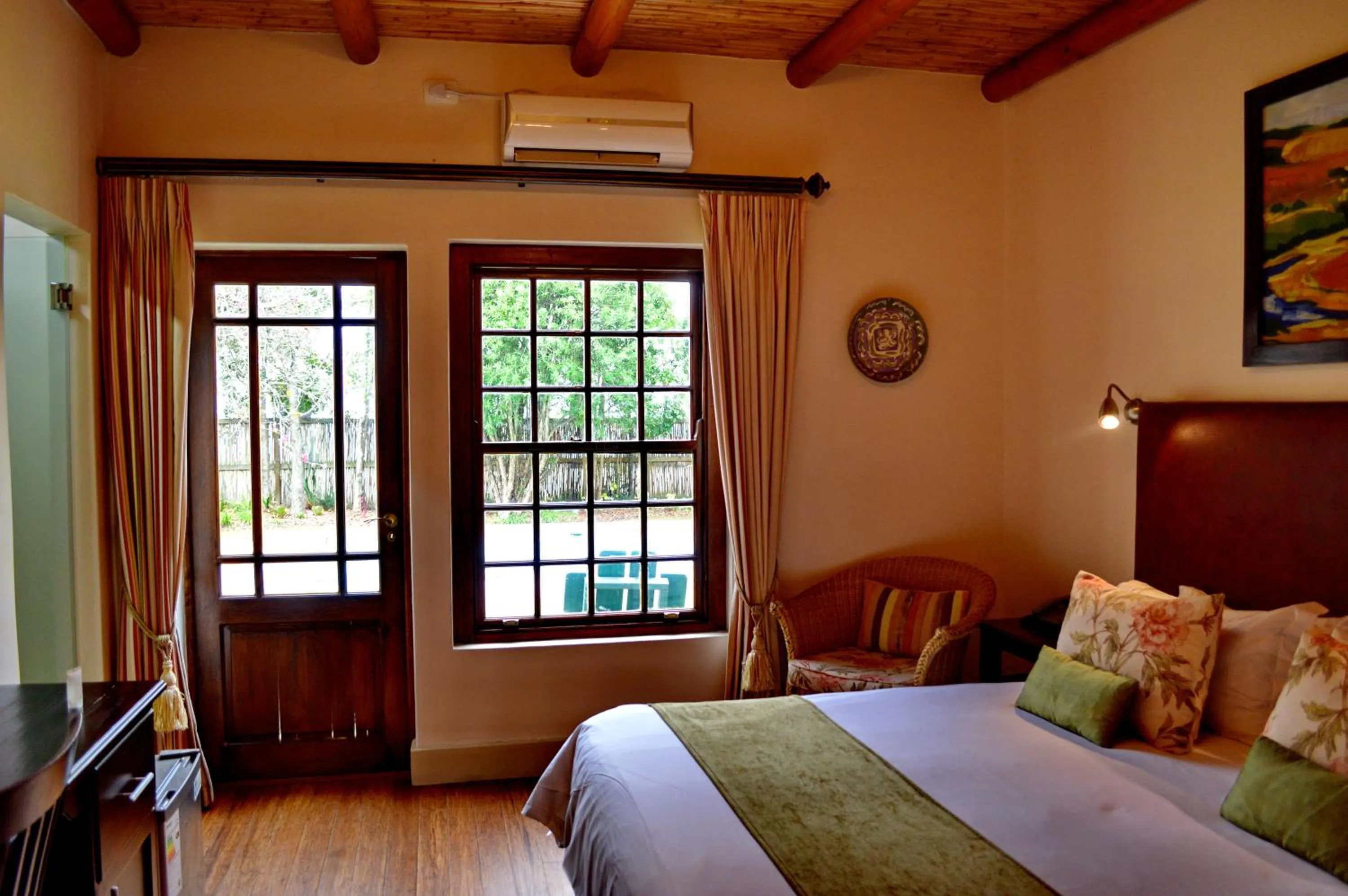 Deluxe Double or Twin Room - single occupancy in Oakhurst Hotel