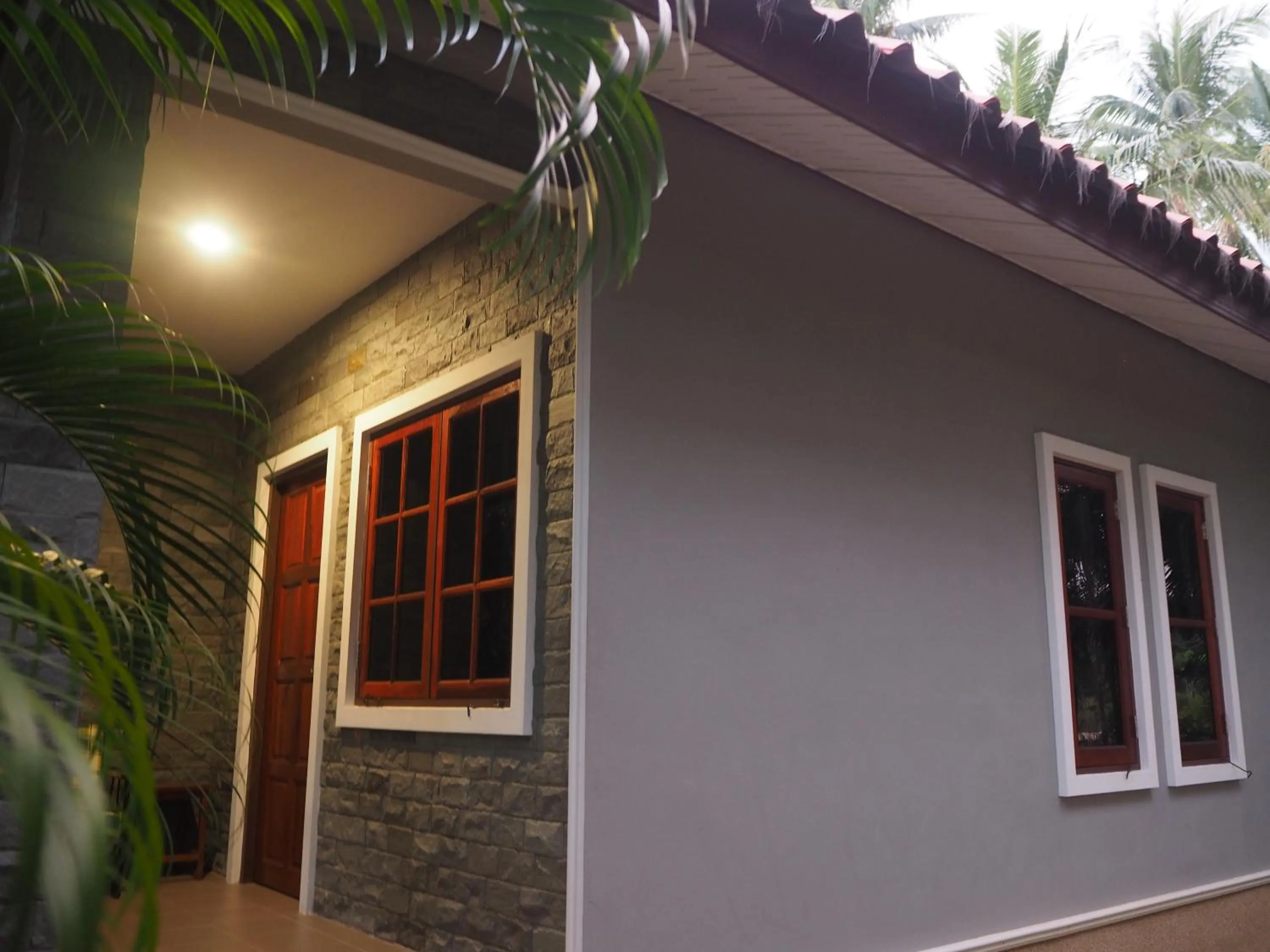 Two-Bedroom Bungalow with Kitchen in Coconut Bungalow