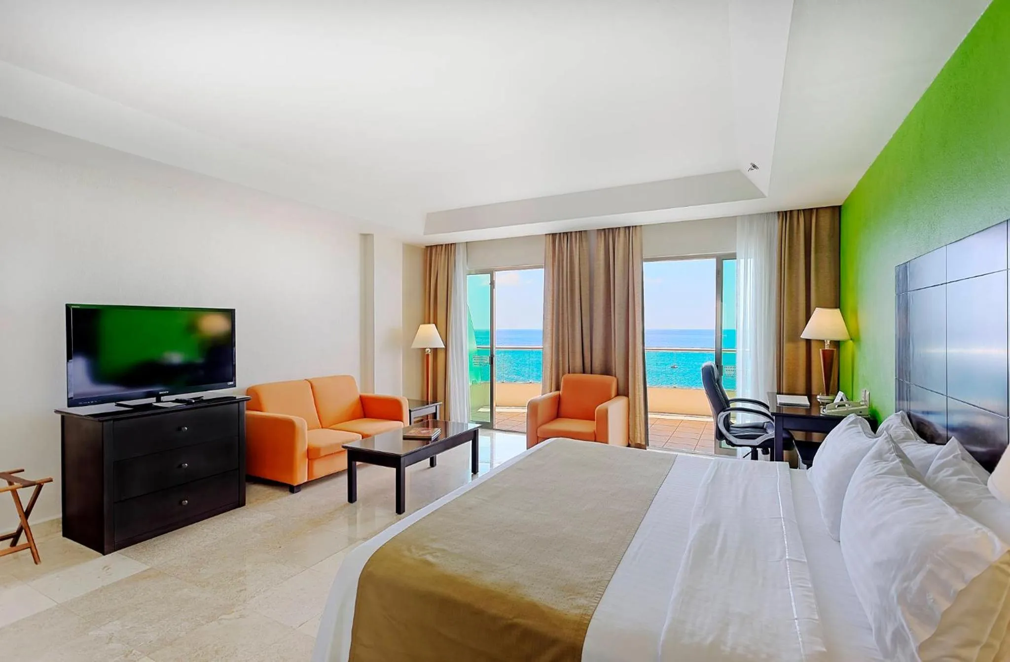 Premium King Room in Holiday Inn Campeche by IHG