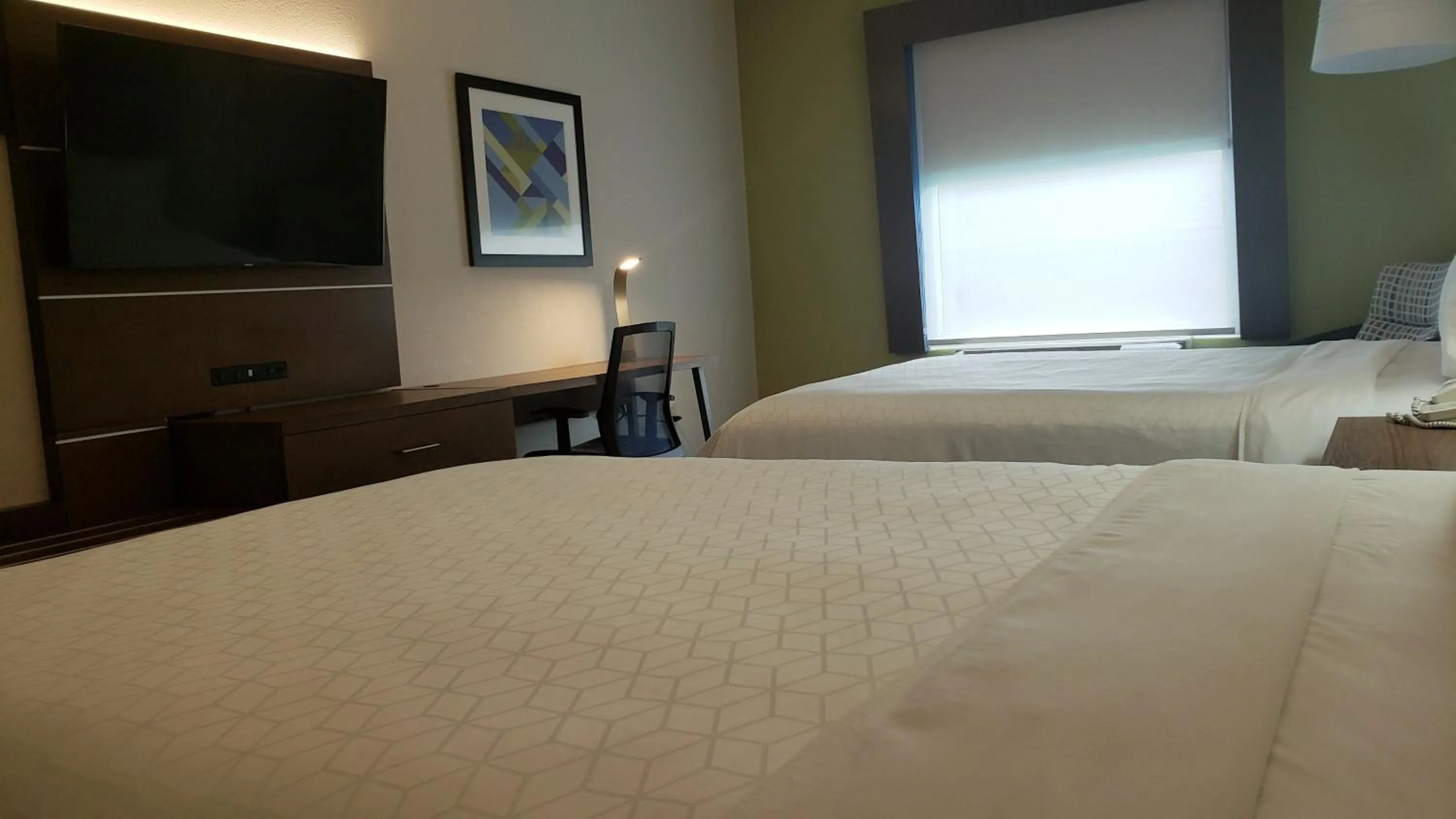Standard Queen Room with Two Queen Beds and Mobility Accessible Tub in Holiday Inn Express Hotel and Suites Weslaco by IHG