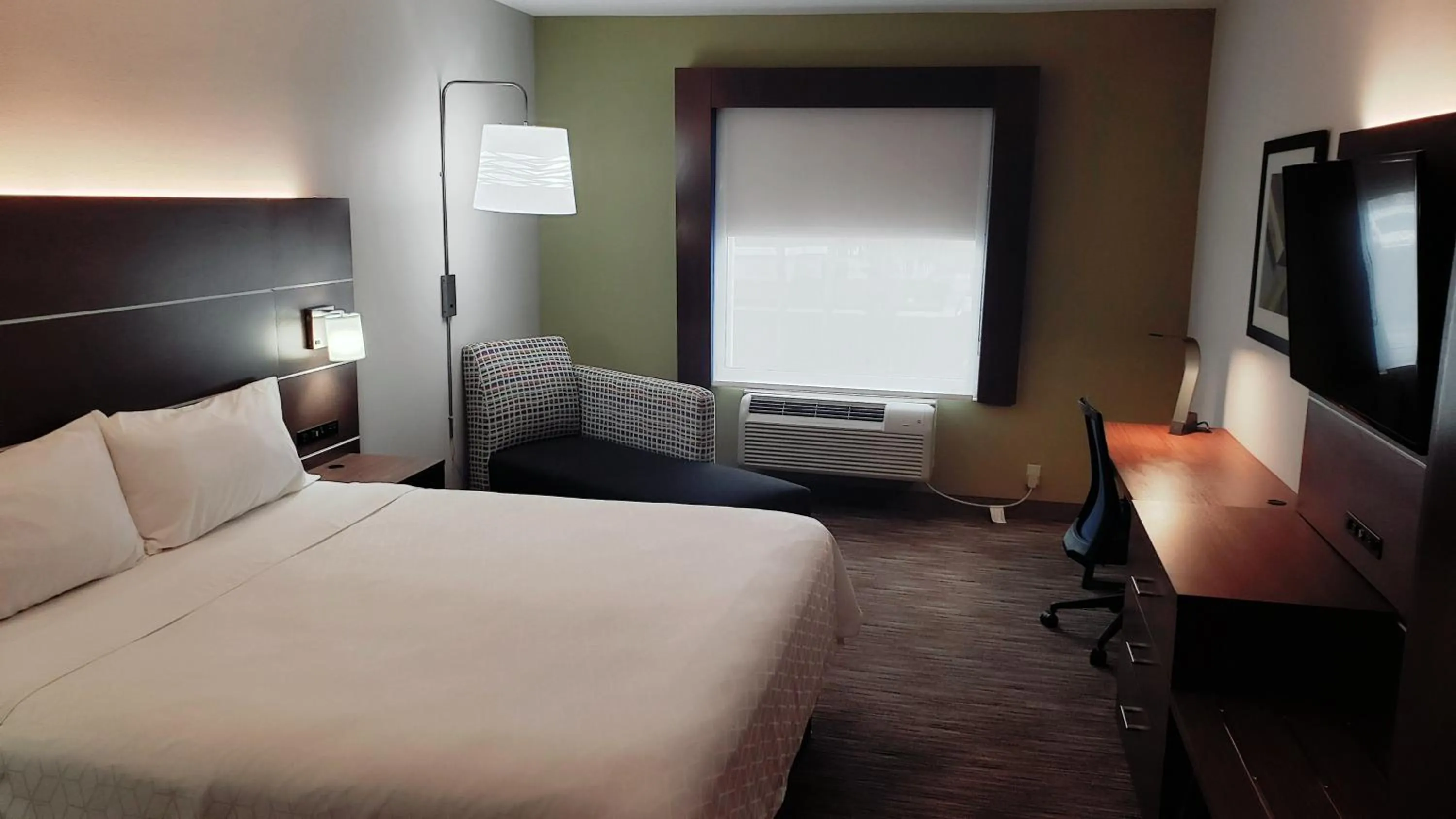 Standard King Room in Holiday Inn Express Hotel and Suites Weslaco by IHG