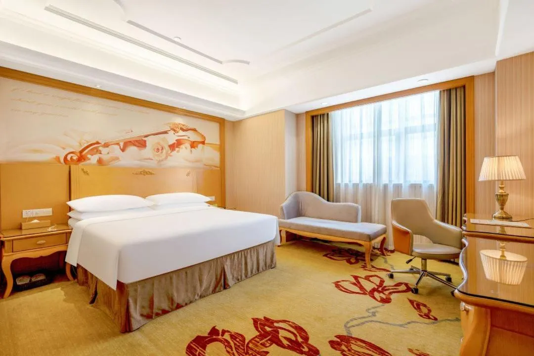 Superior Queen Room in Vienna Hotel Shenzhen Guangming Guangqiao Road Tianliao