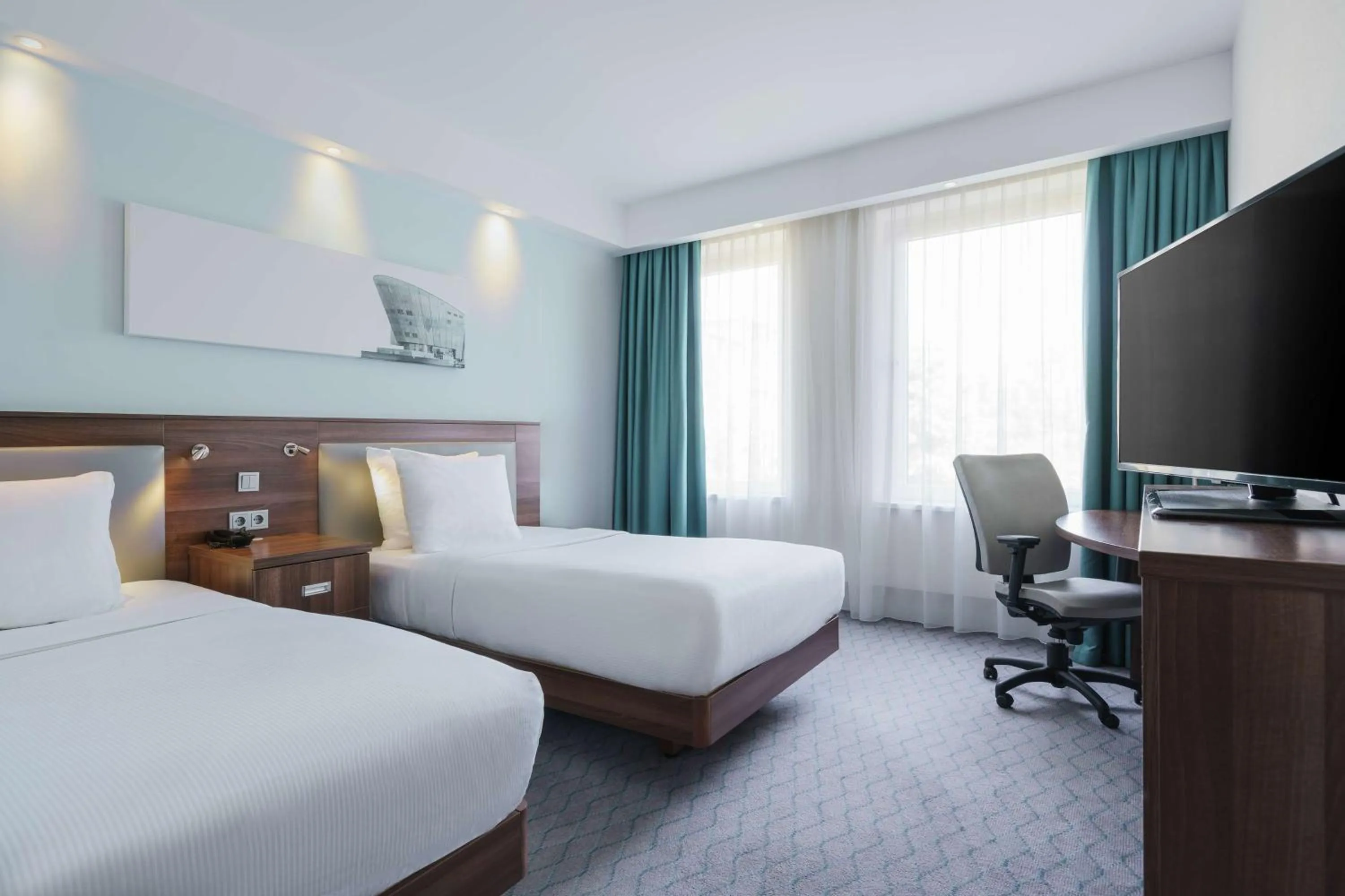 Twin Room in Hampton by Hilton Amsterdam Centre East
