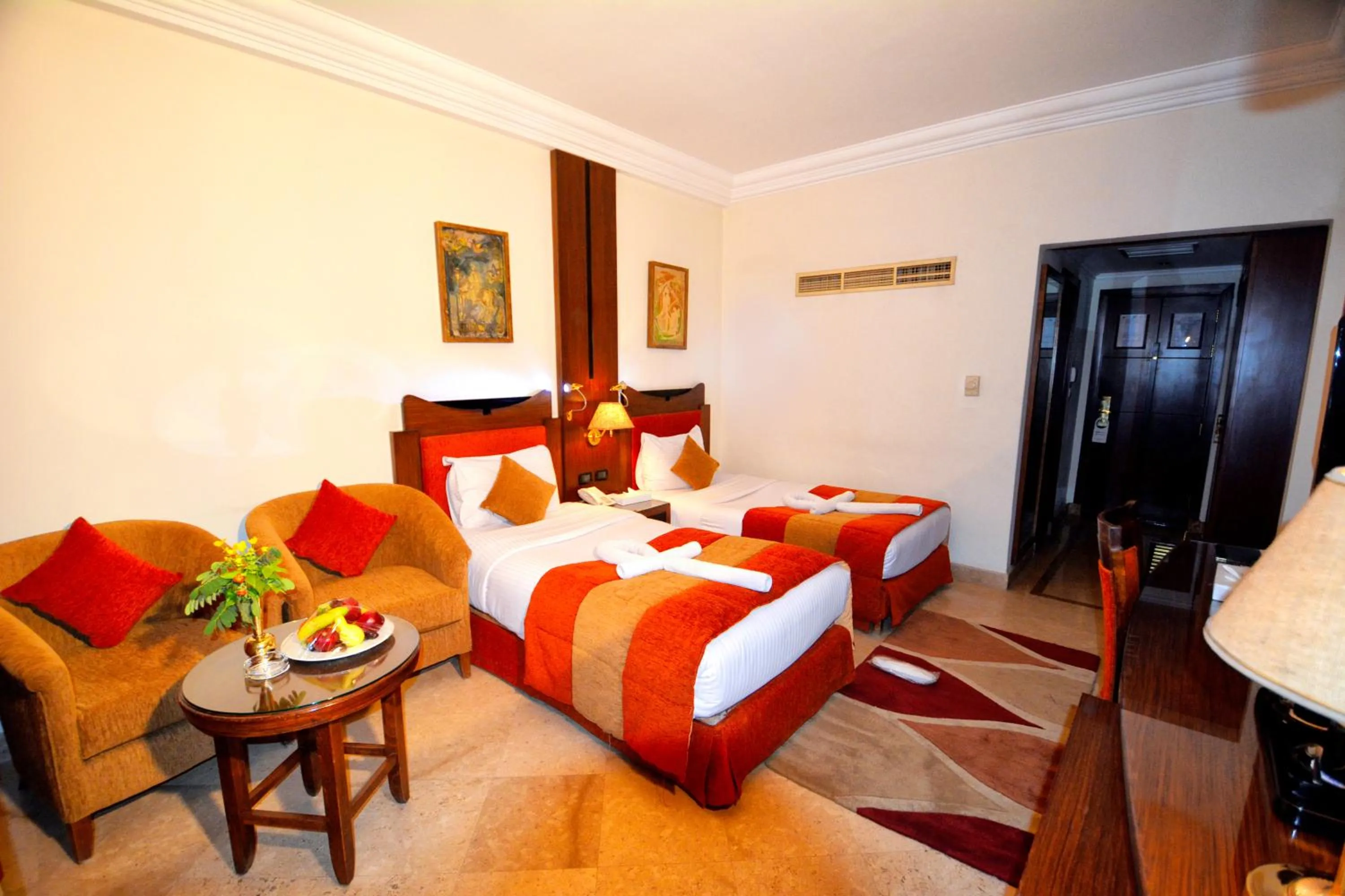 Deluxe Triple Room in Aracan Eatabe Luxor Hotel