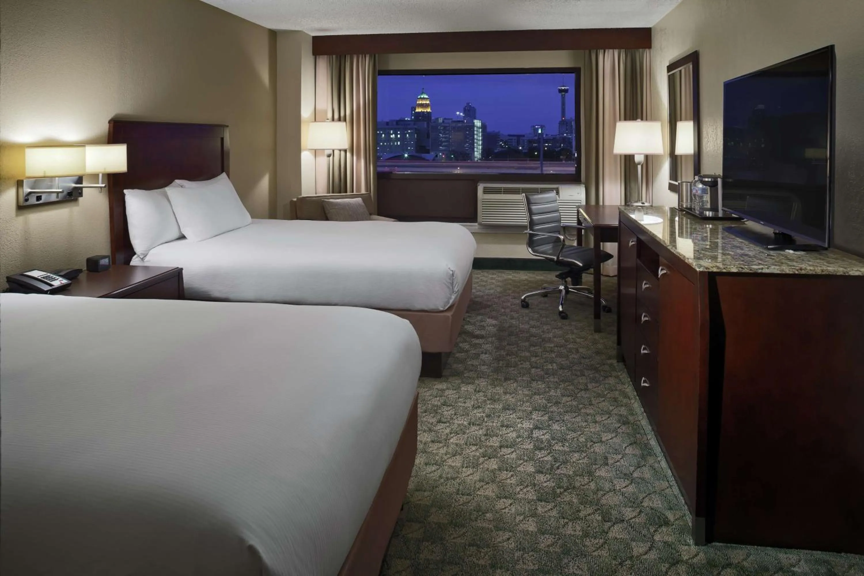 Double Room with Two Double Beds - Roll In Shower/Non-Smoking in DoubleTree by Hilton San Antonio Downtown