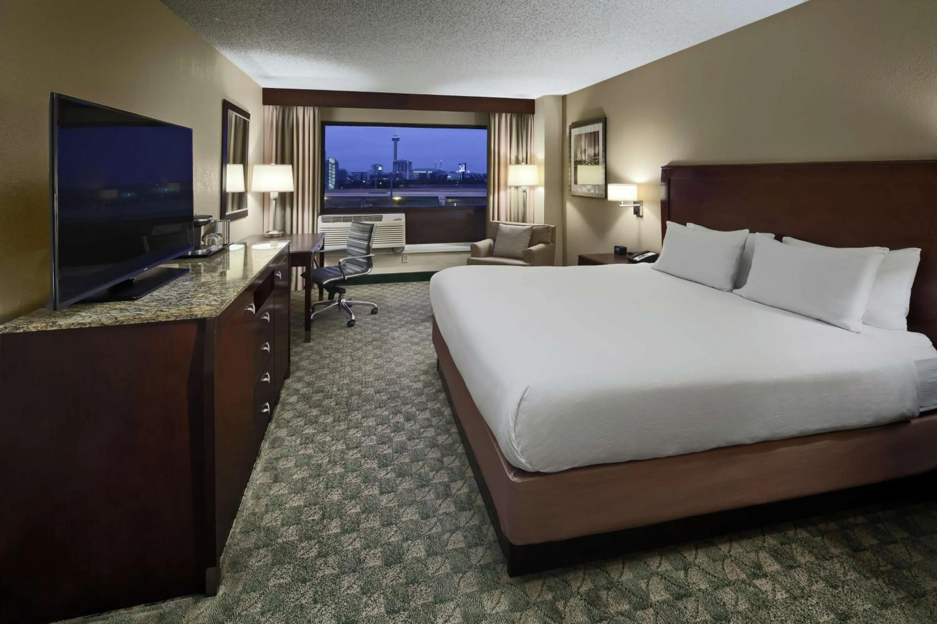 King Room - Non-Smoking in DoubleTree by Hilton San Antonio Downtown