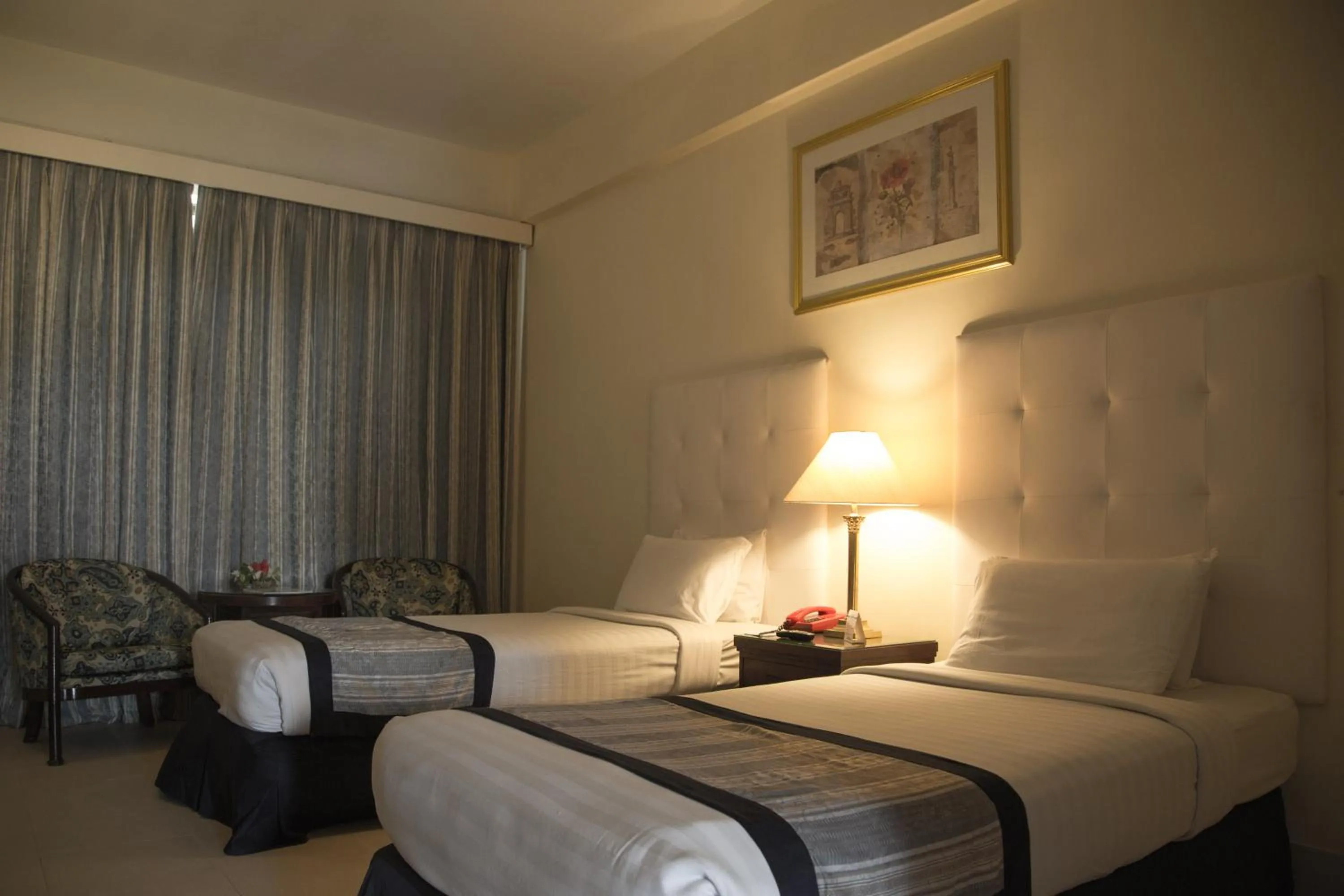 Deluxe Twin Room in Beach Luxury Hotel