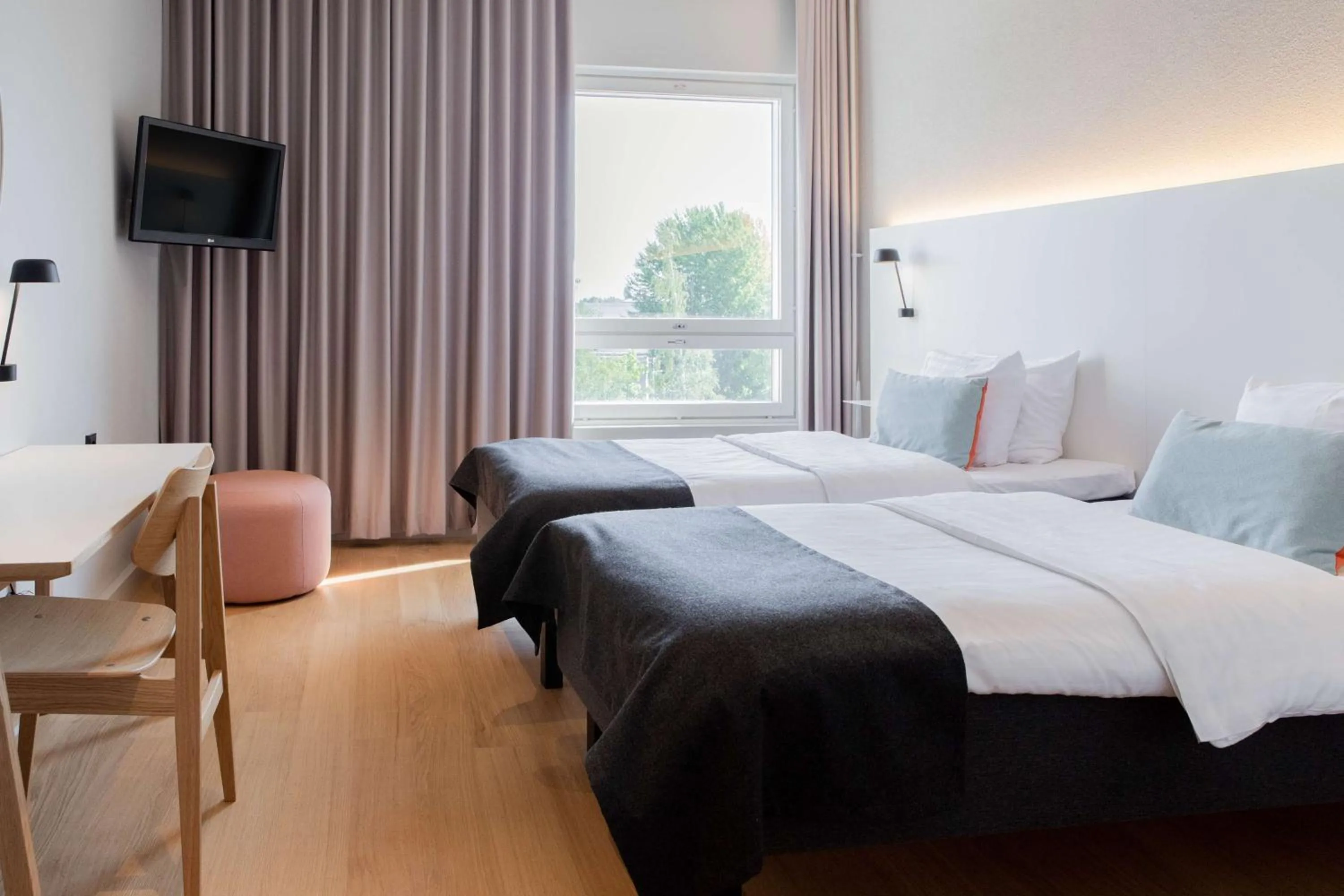Standard Twin Room in Scandic Helsinki Aviapolis