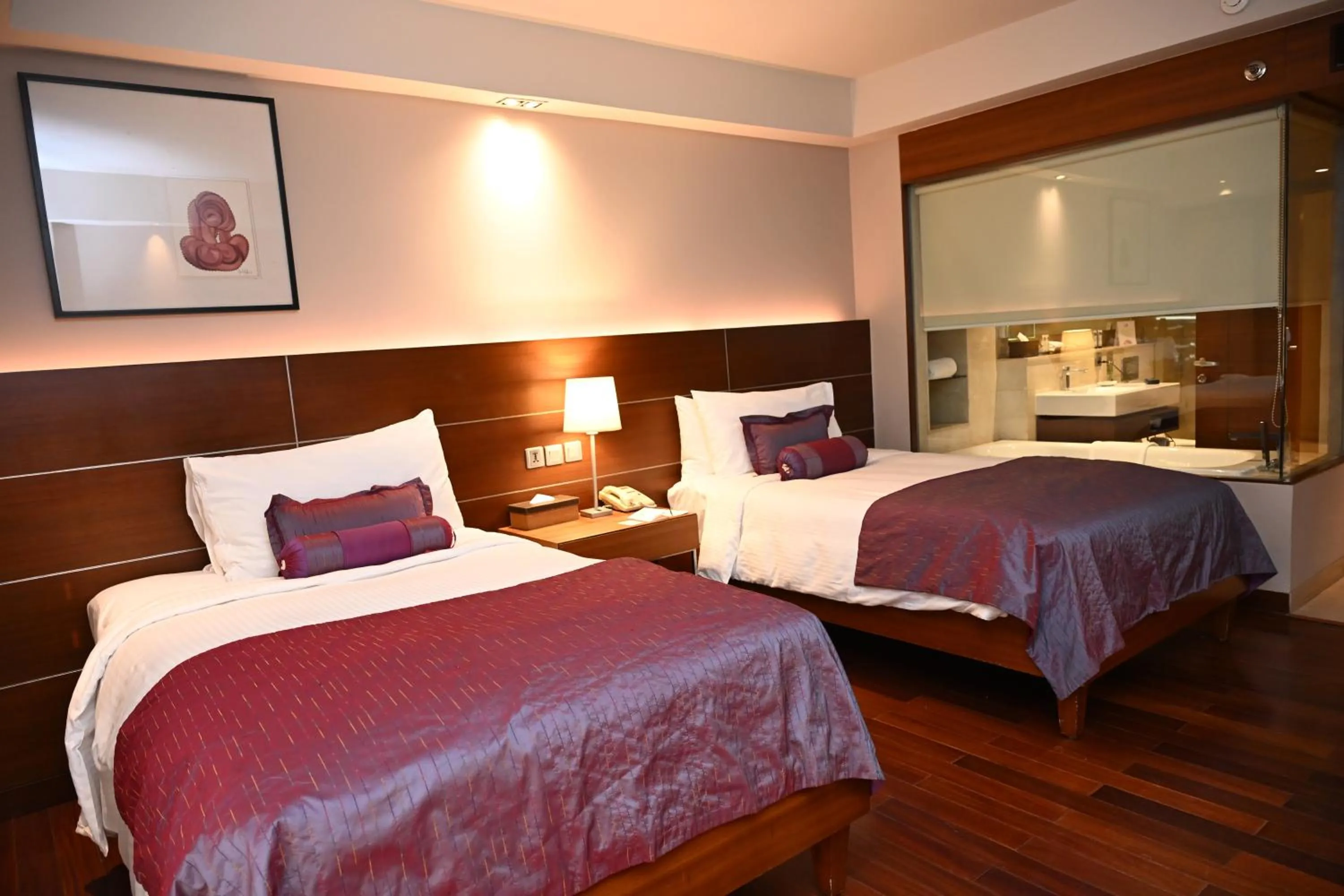 Executive Club Twin Room - 10% discount on Food & soft beverages, Laundry & Spa in The LaLiT New Delhi