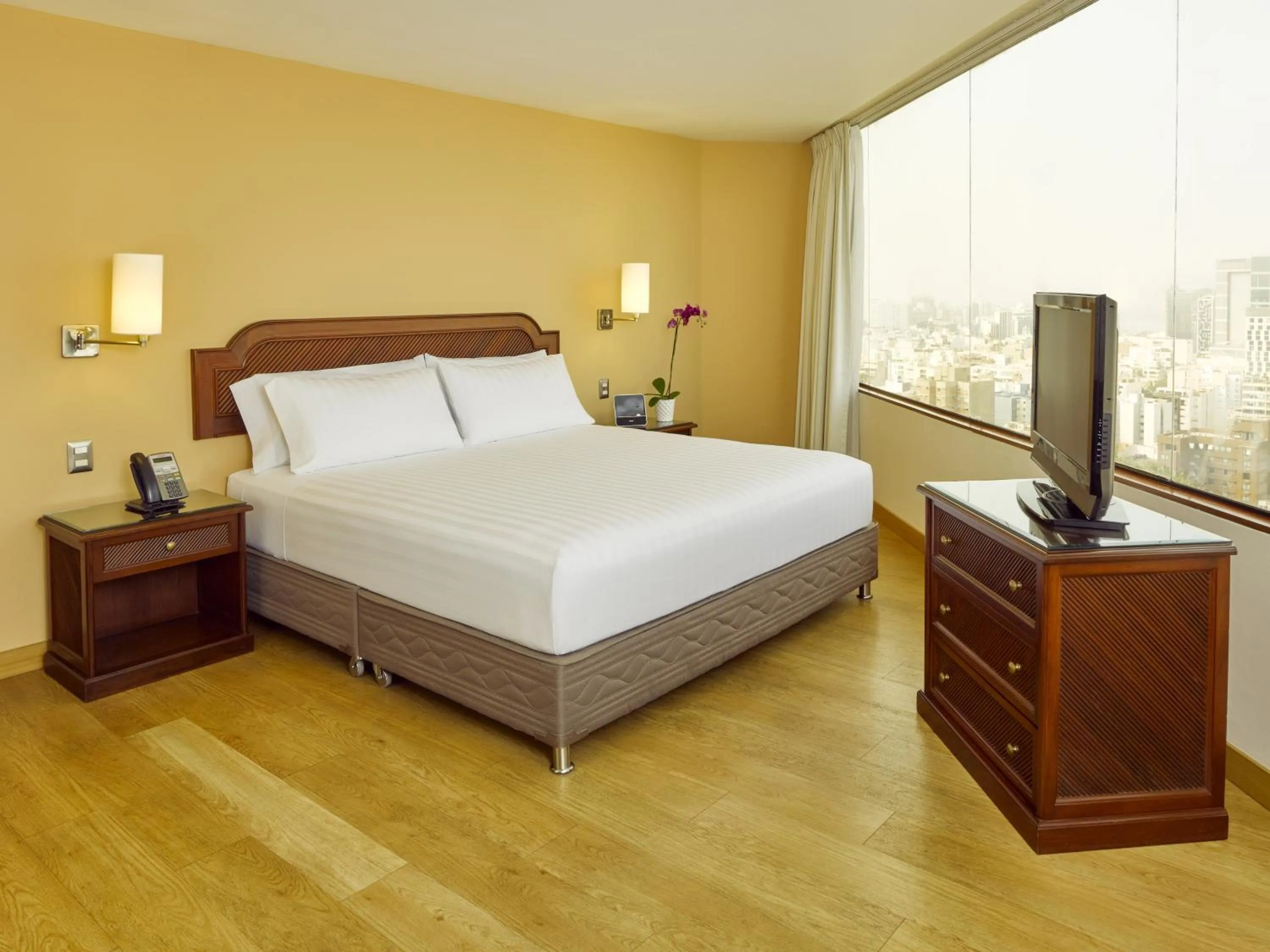 Superior King Room in Hotel Estelar Miraflores