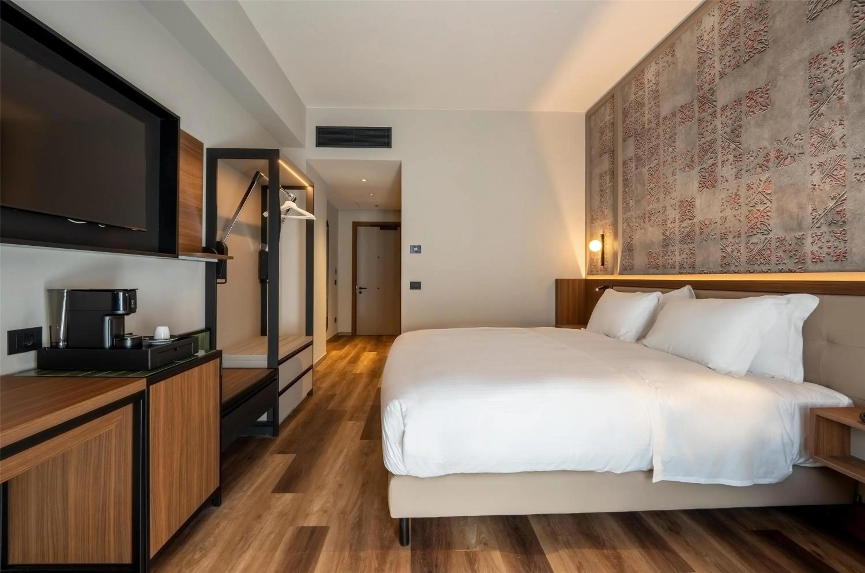 King Room - Mobility Access in Picciolo Etna Golf Resort & Spa, Curio Collection by Hilton