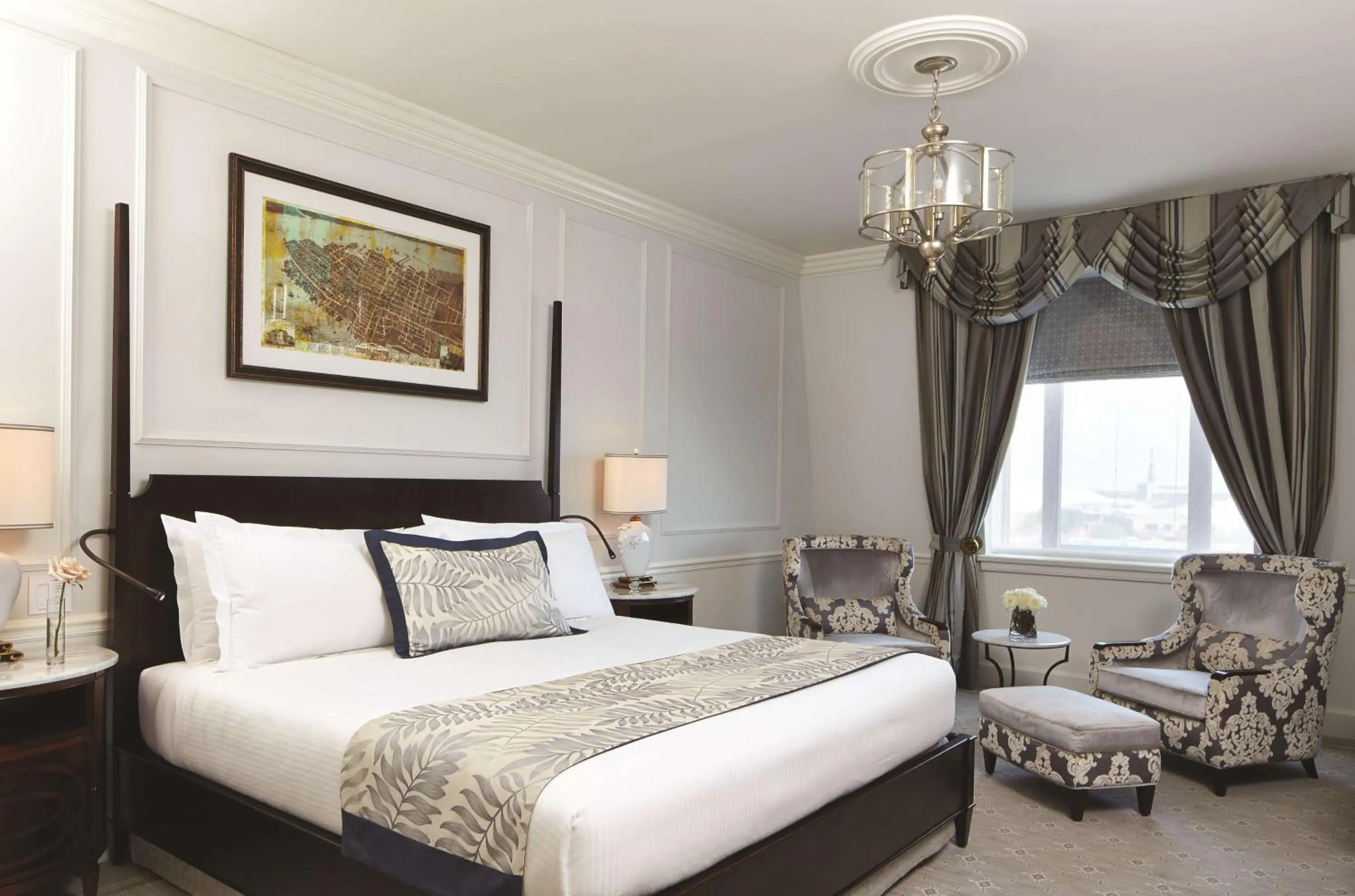 Double Room in The Charleston Place