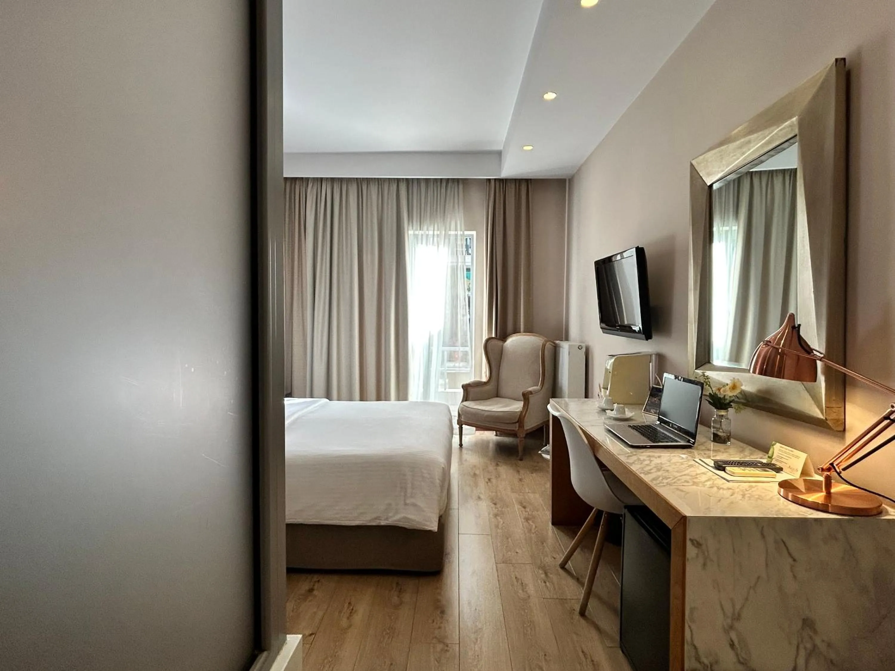 Double or Twin Room in Areos