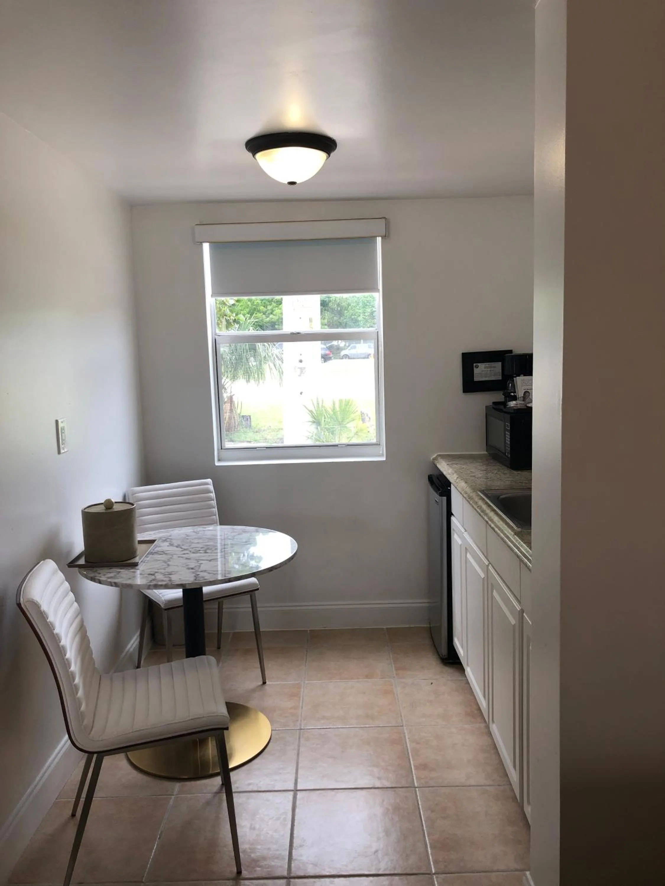 Two-Bedroom Suite - Free Parking in Beach Place Hotel