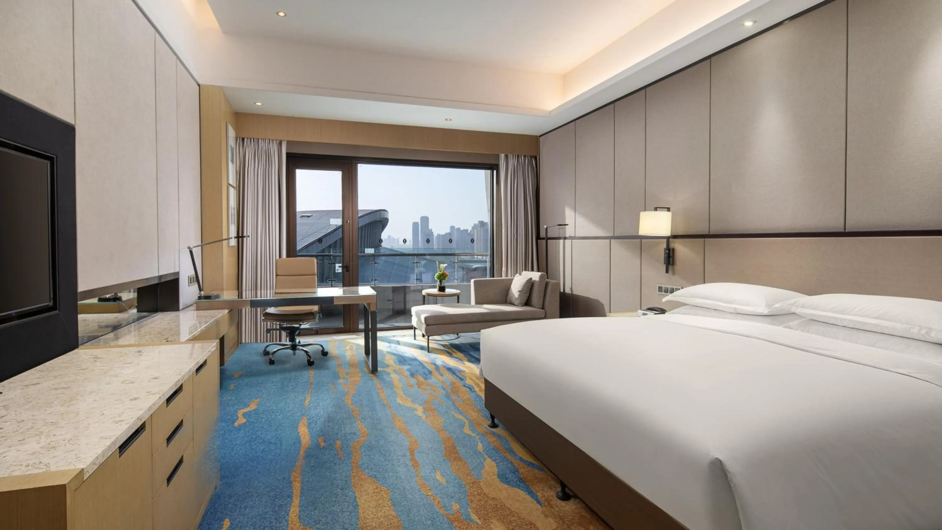 Classic Room in InterContinental Wuhan by IHG - Yangtze River View