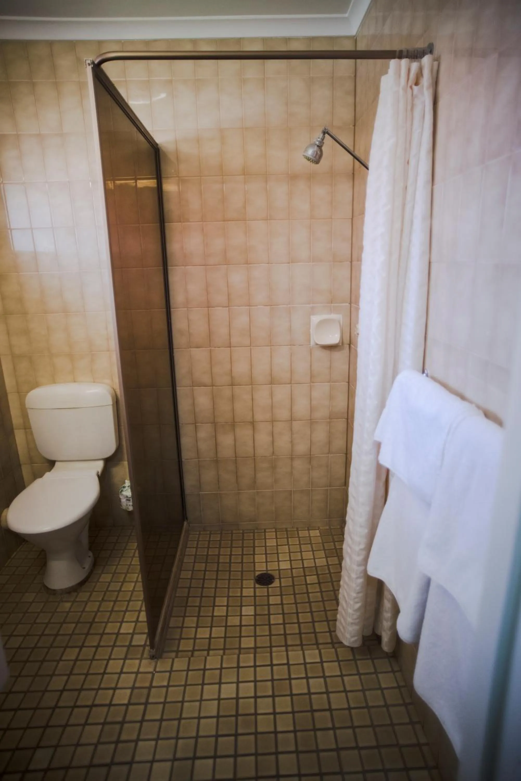 Standard Queen Room in Hospitality Kalgoorlie, SureStay Collection by Best Western