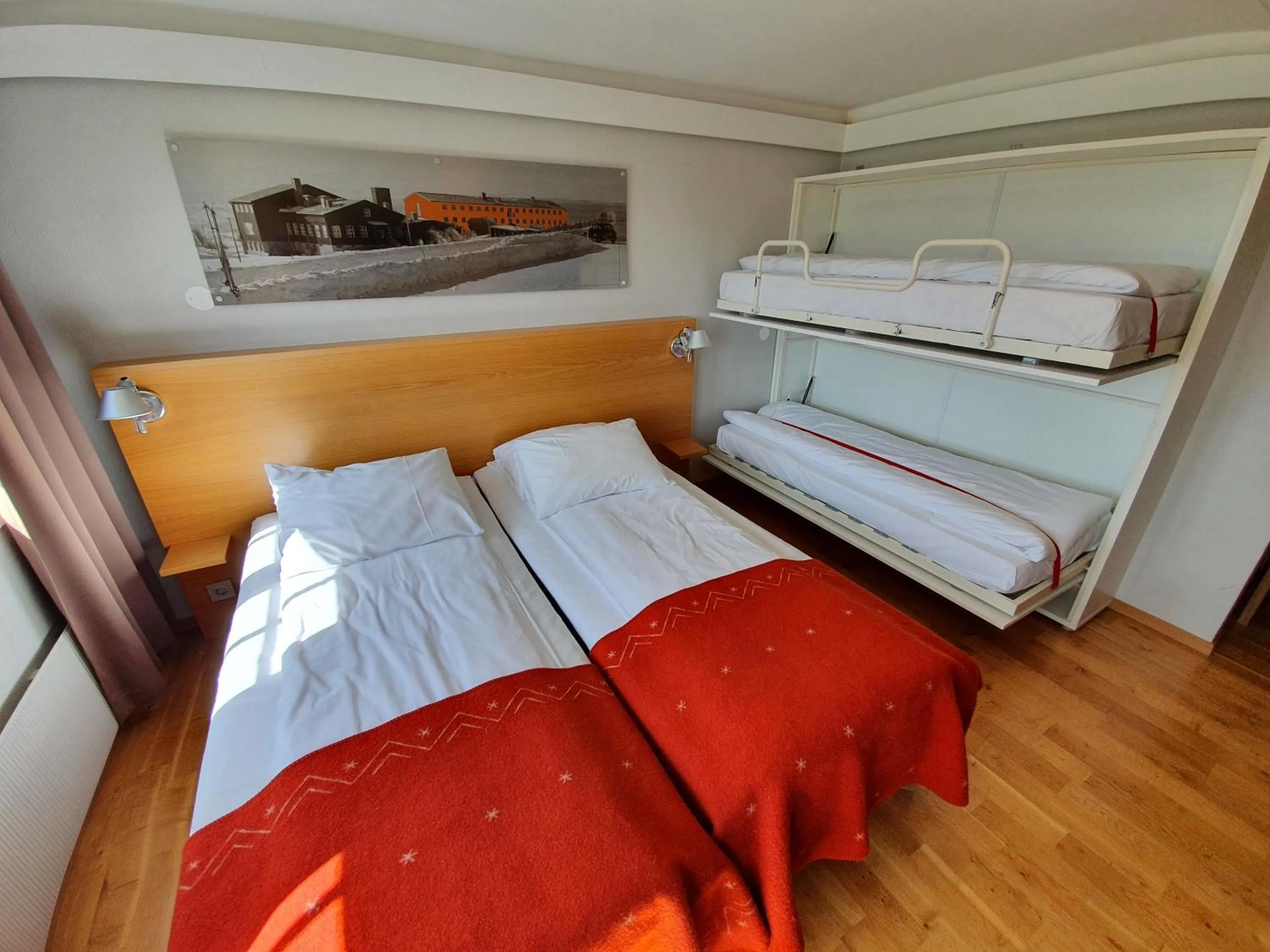 Family Room with access to pool - single occupancy in Røros Hotell - Bad & Velvære