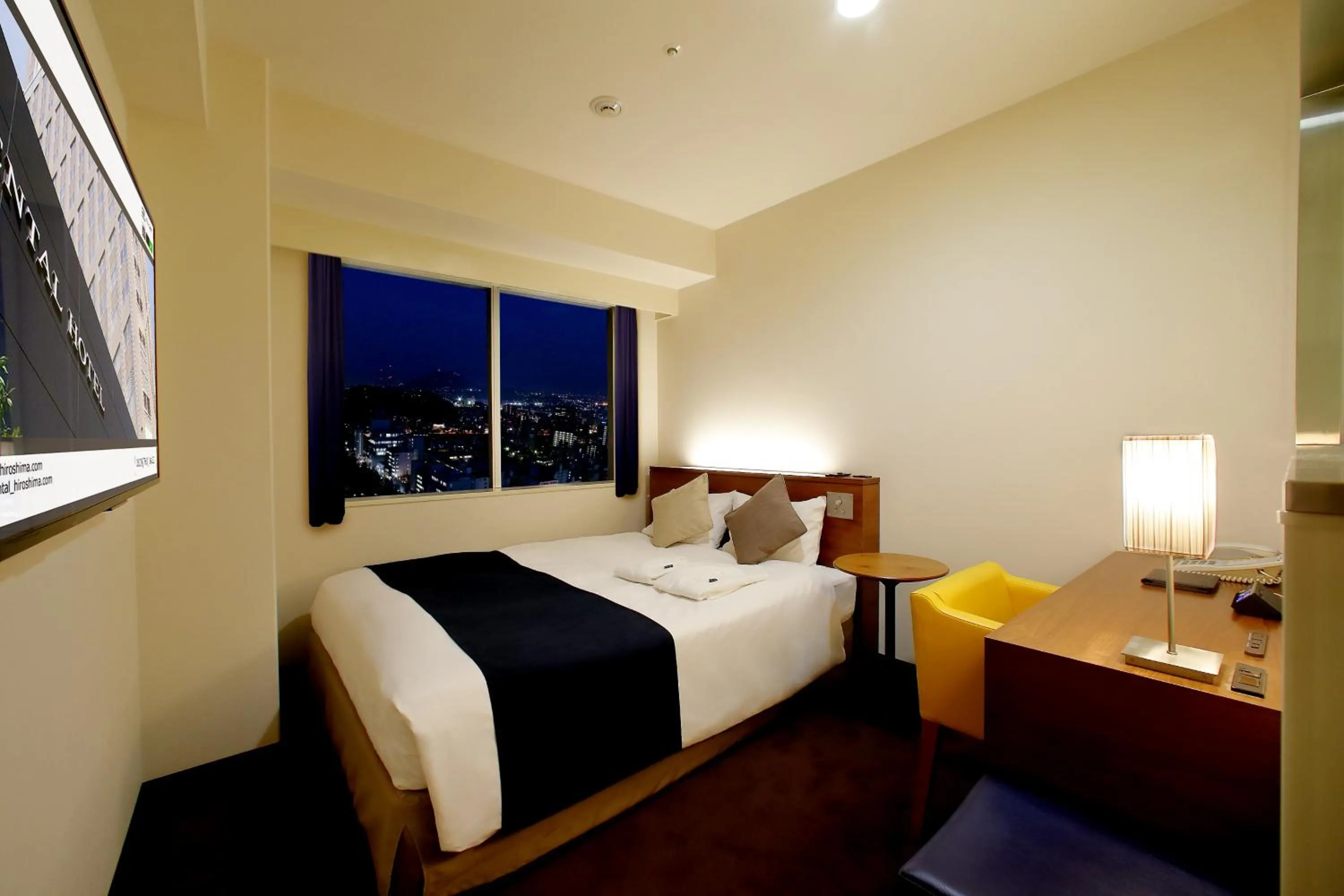 Stylish Wide Double Room 17㎡ - single occupancy - Smoking in Oriental Hotel Hiroshima