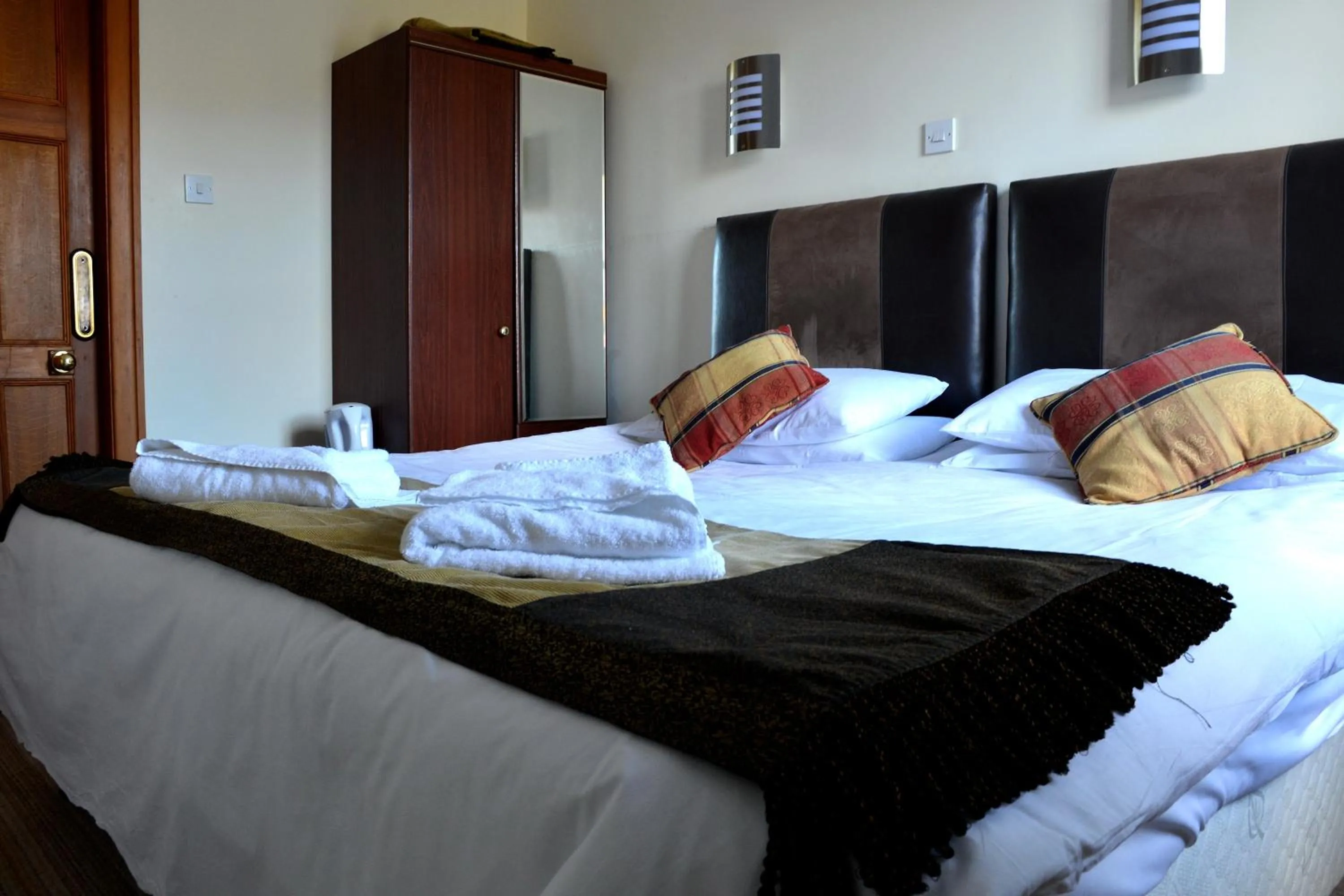 Loft Sea View Ensuite Strictly No Pets in Crown hotel