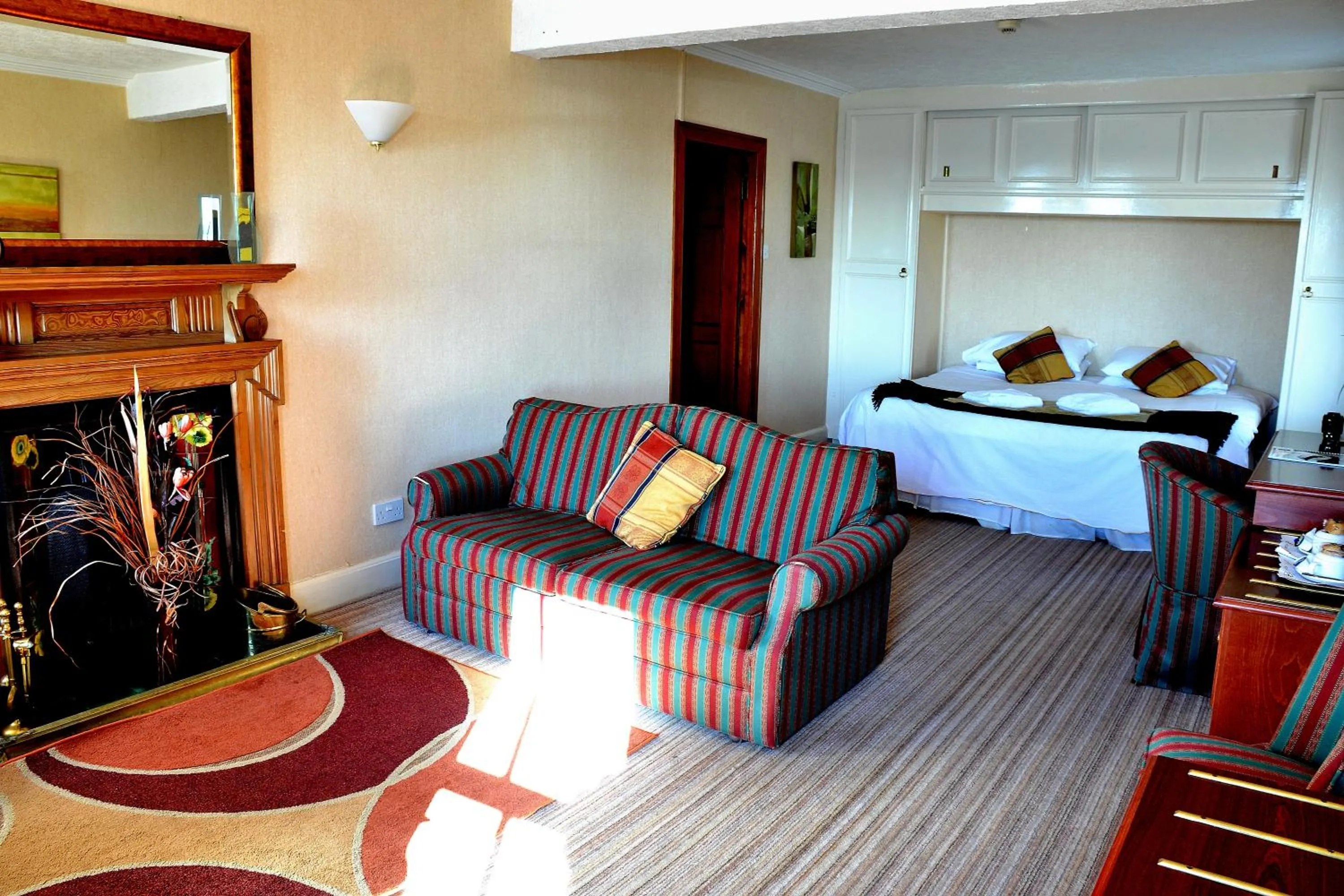 Room 12 Sea View Suite Strictly No Pets in Crown hotel