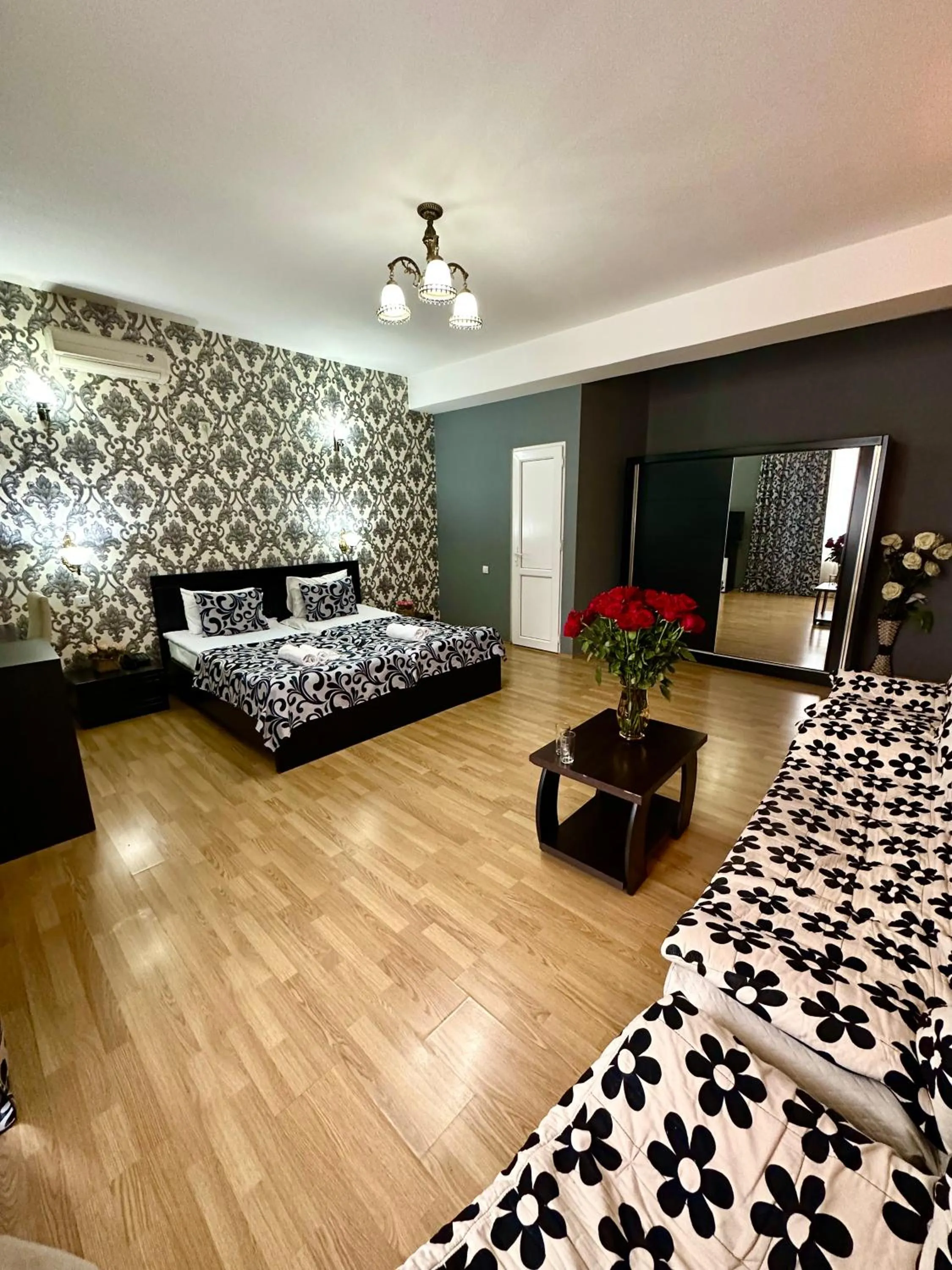 Family Room with Balcony in Qeroli old town